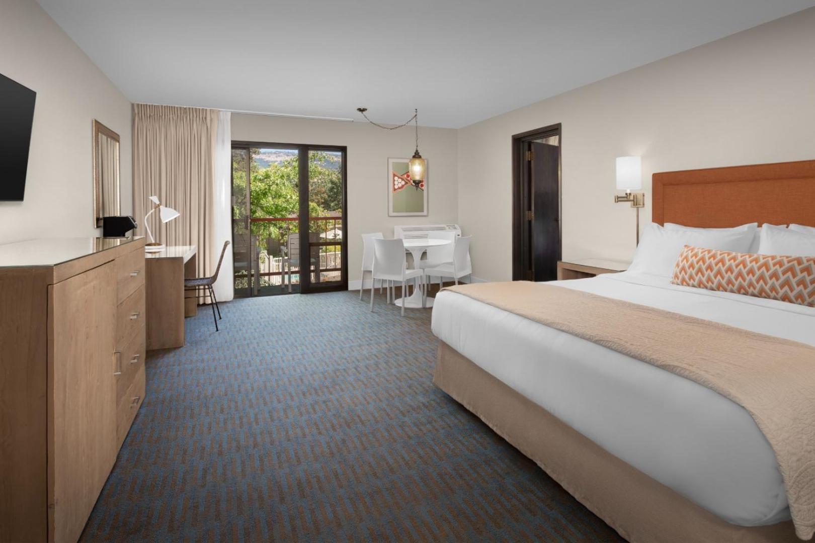 Deluxe Family Suite