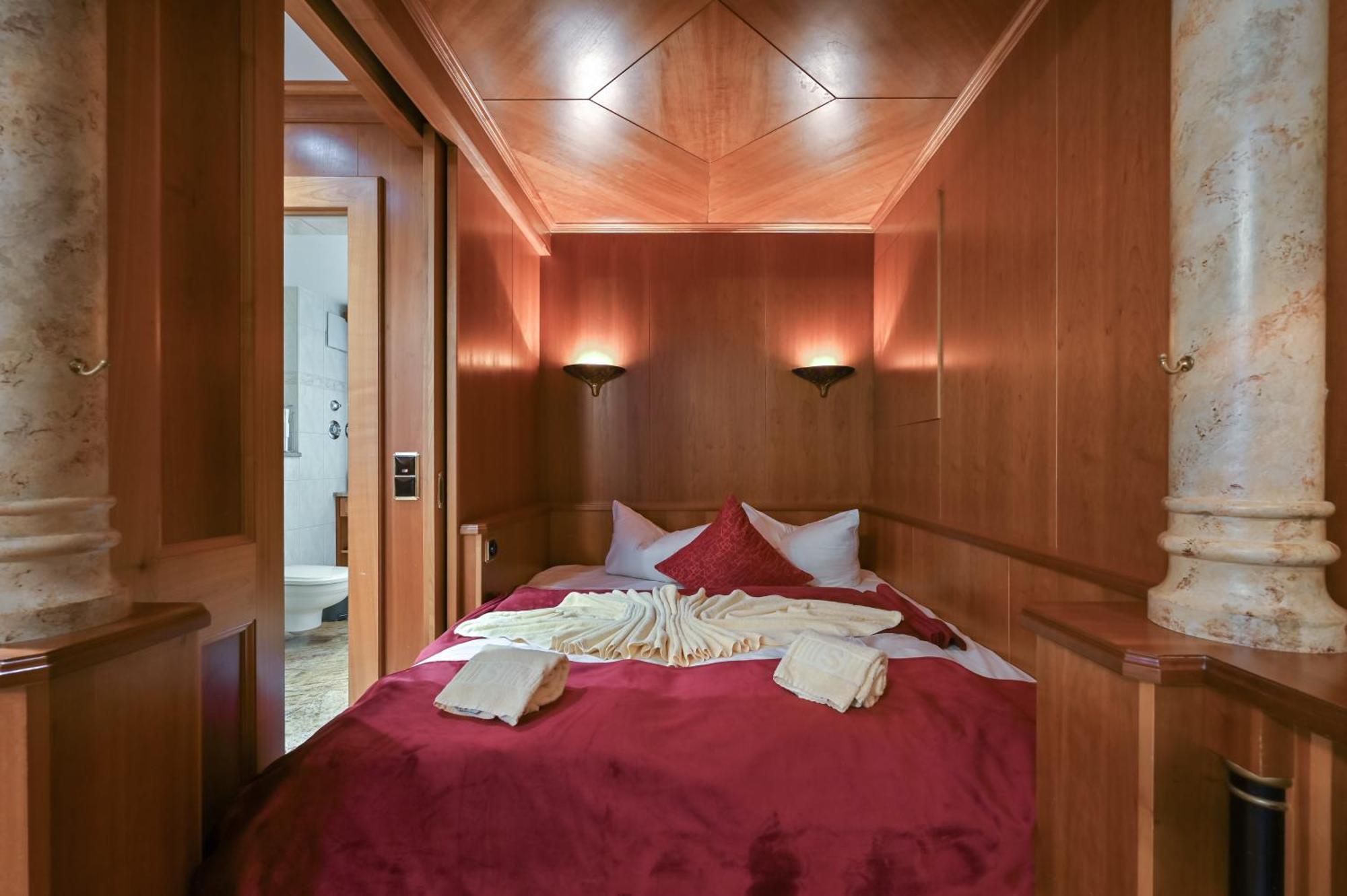 Luxury Apartment,1705594387:JPEG