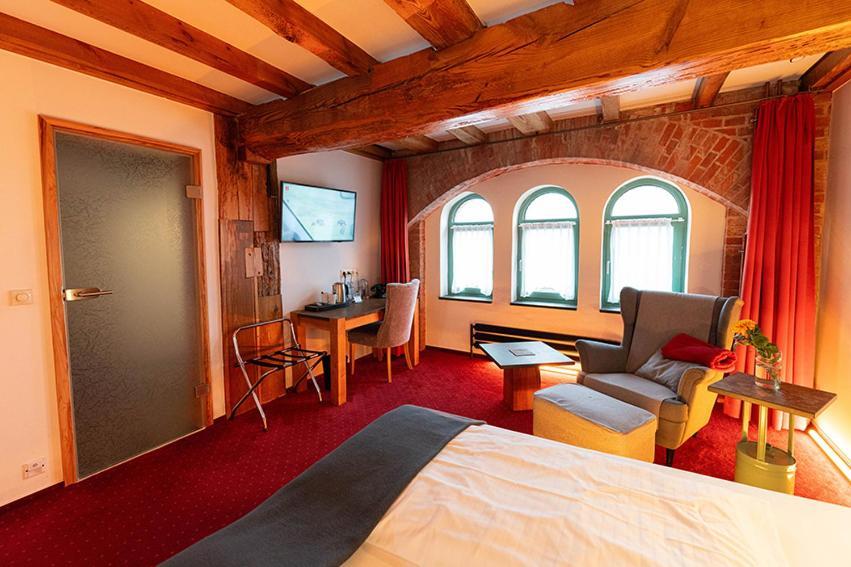 Double Room,1705595327:JPEG