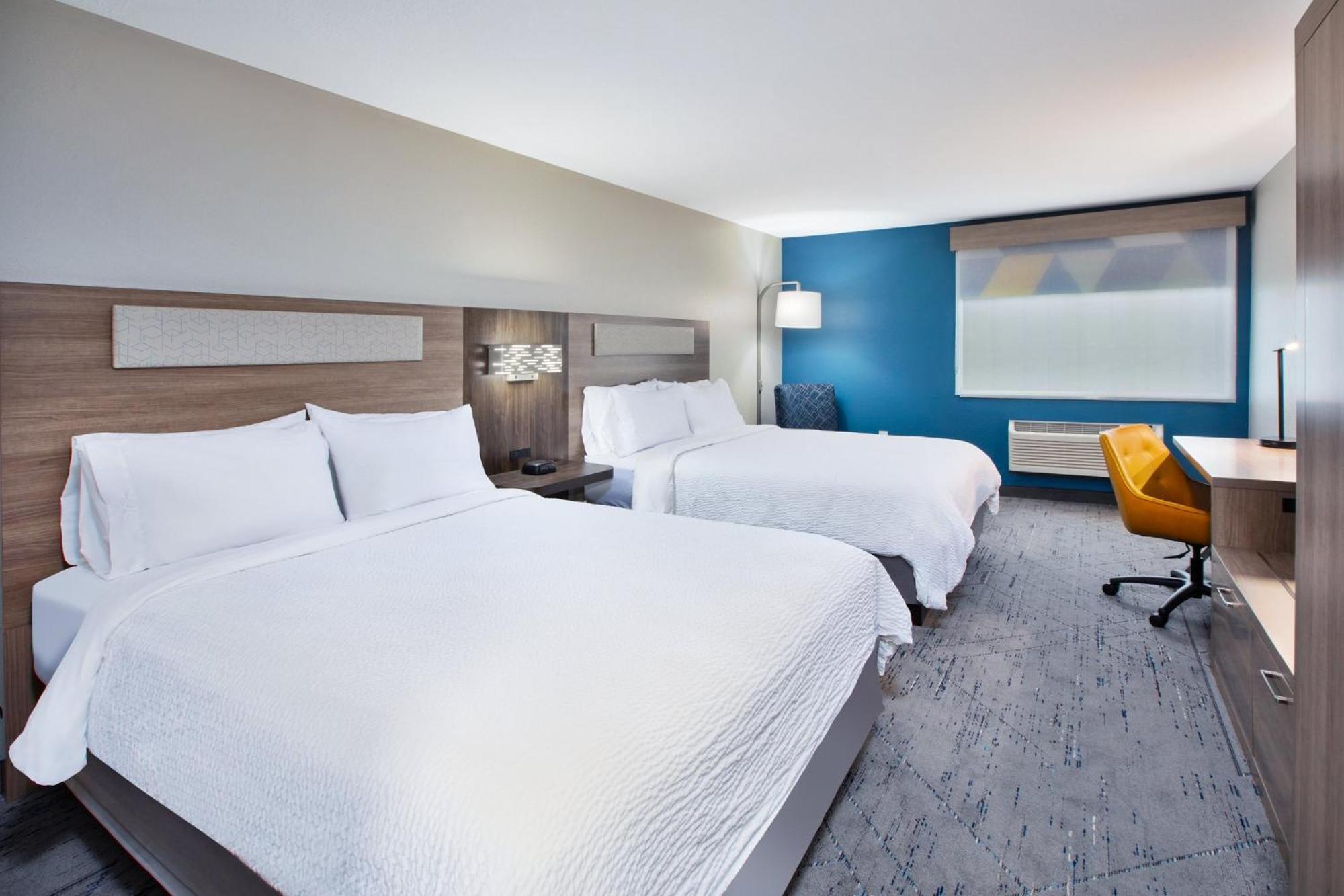 Standard Queen Room Two Queen Beds