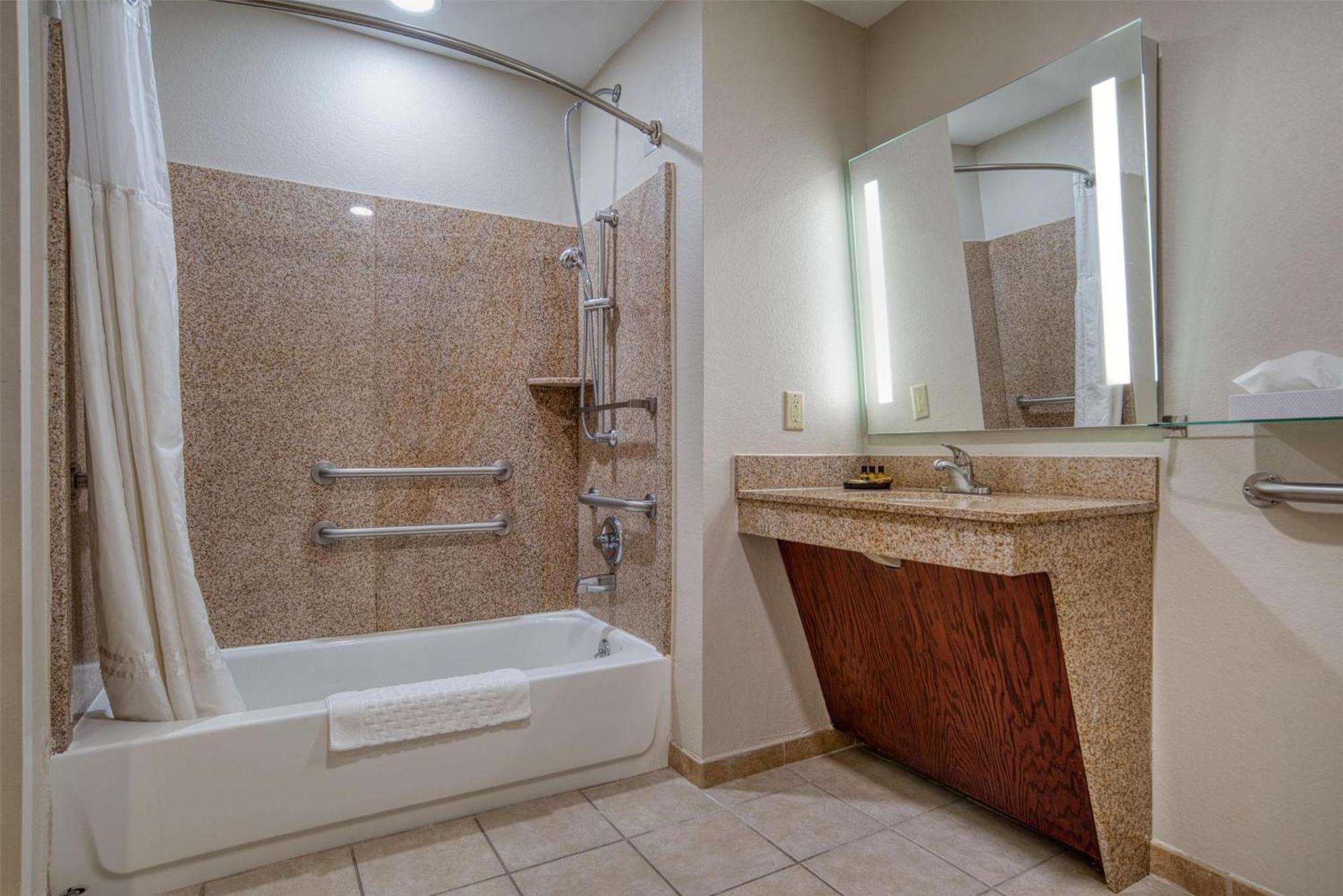 King Room Bath Tub Mobility Accessible or Non-Smoking