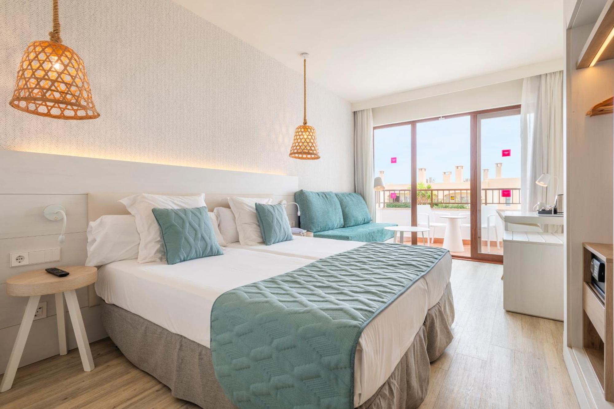 Superior Double Room Partial Sea View