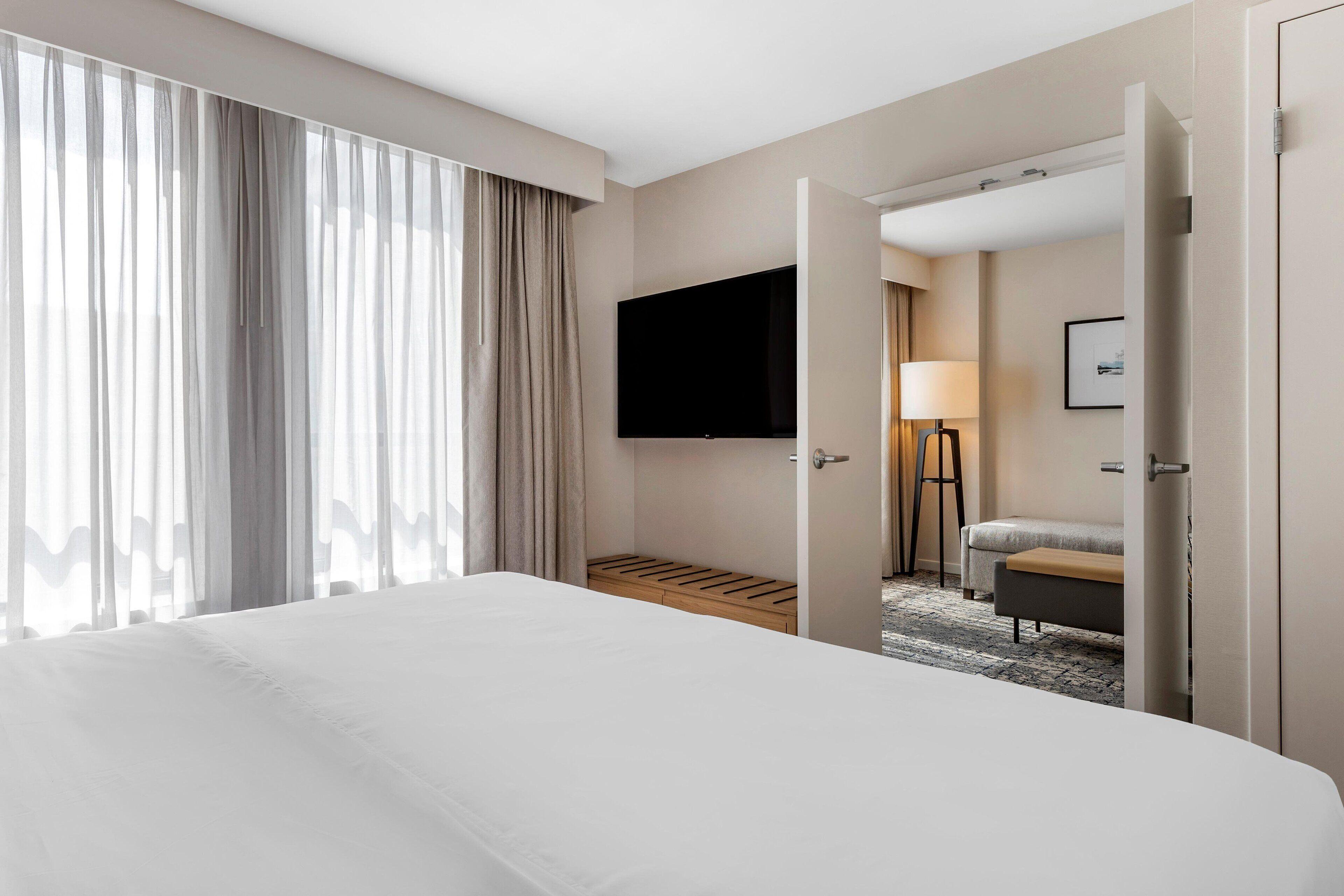 1 Bedroom Suite 1 King Sofa bed