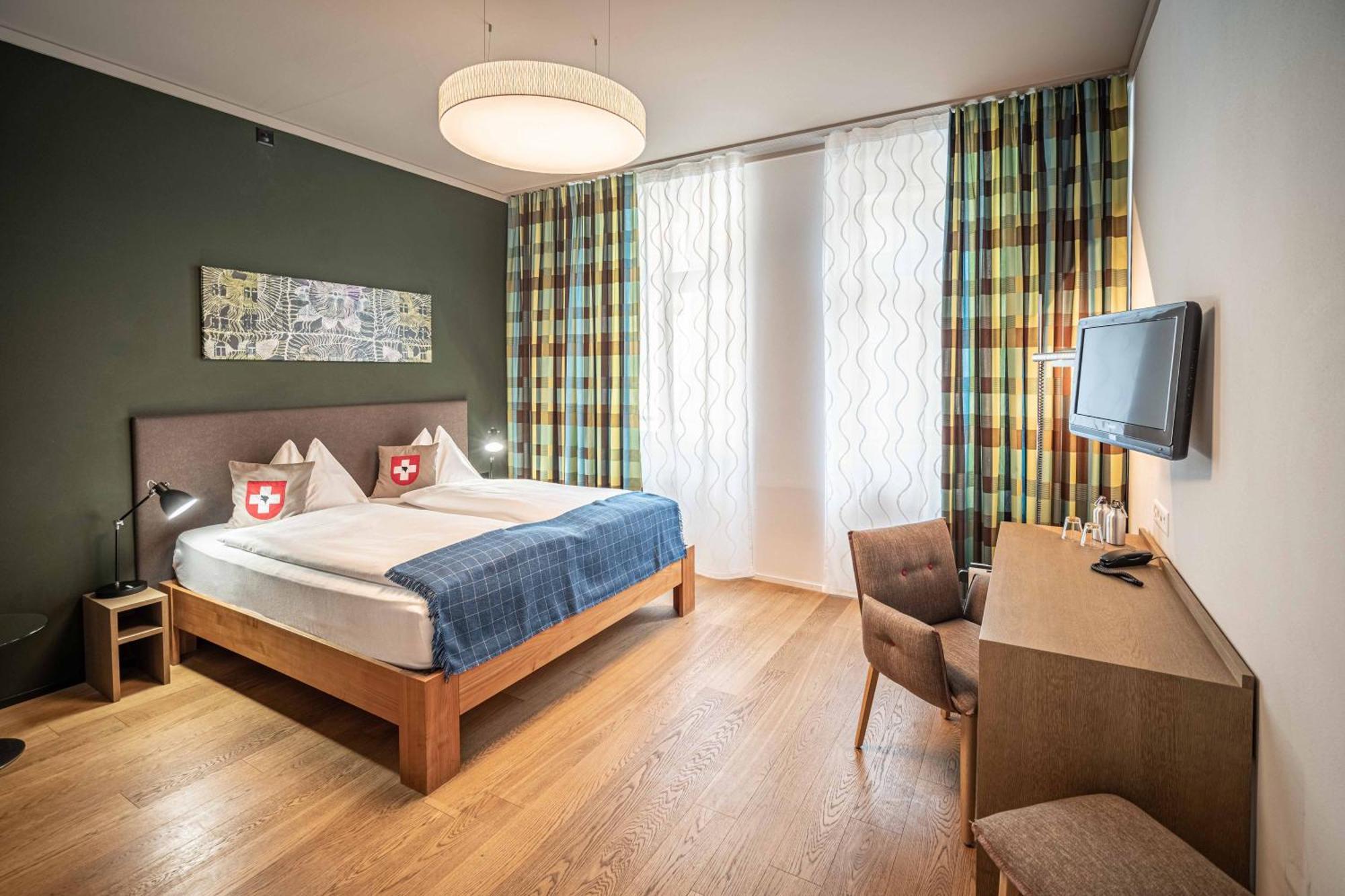 Large Double Room
