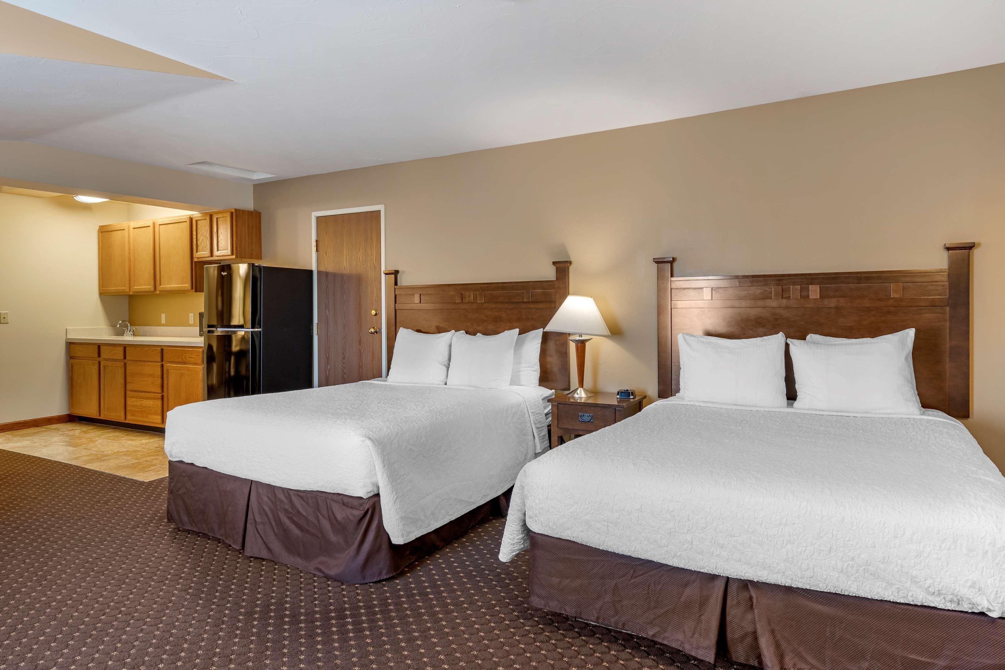 Queen Room Two Queen Beds