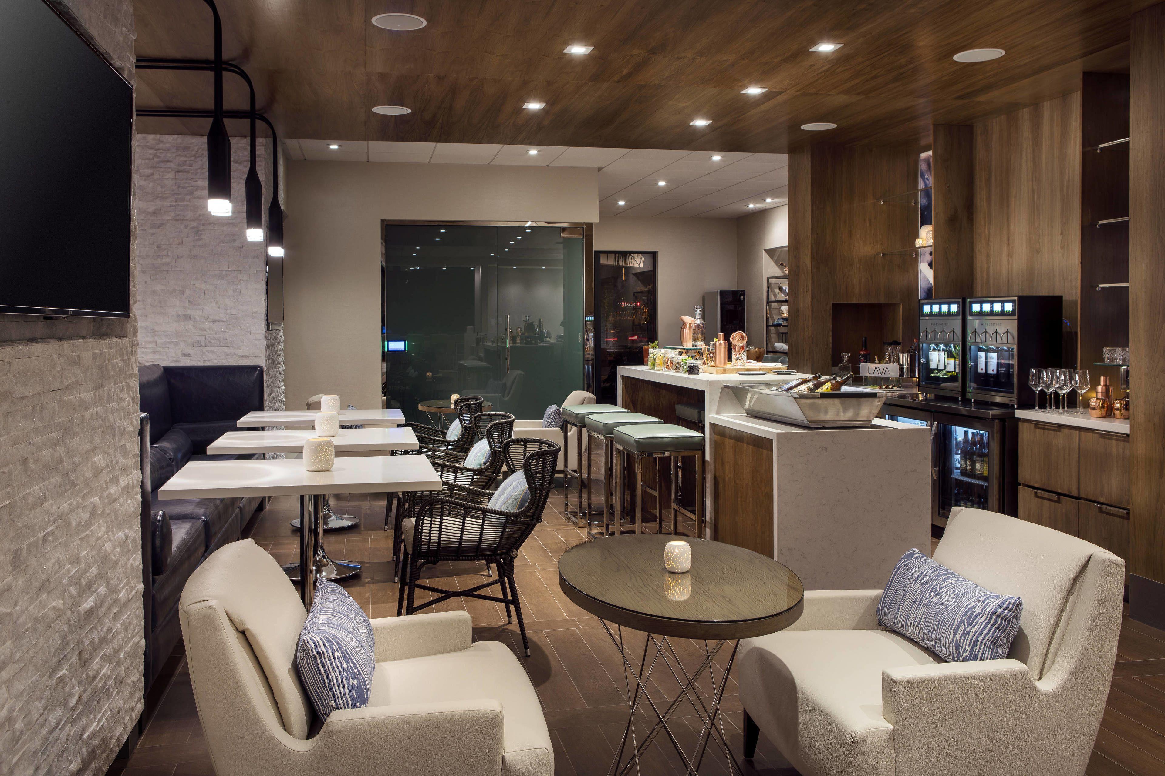 M Club King Room