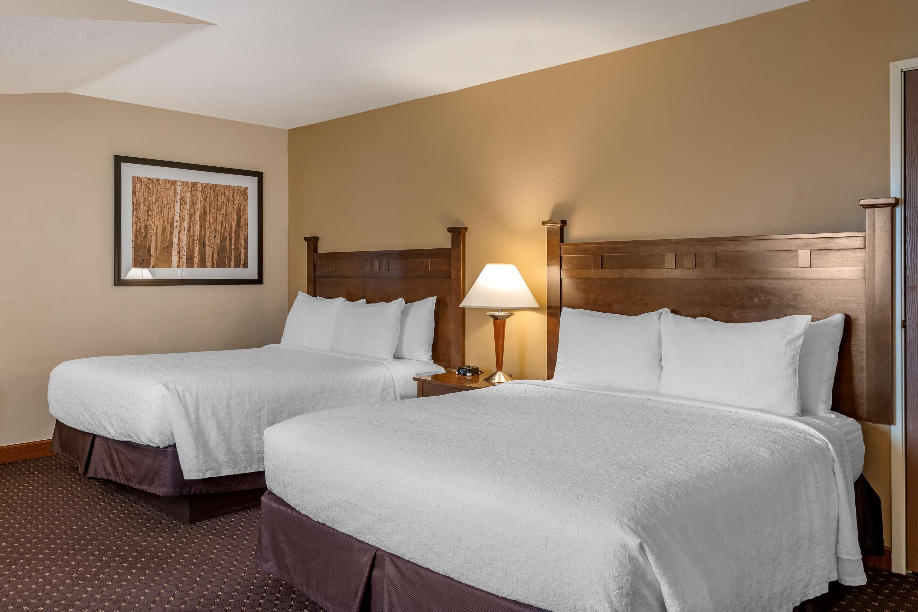 Queen Suite Two Queen Beds