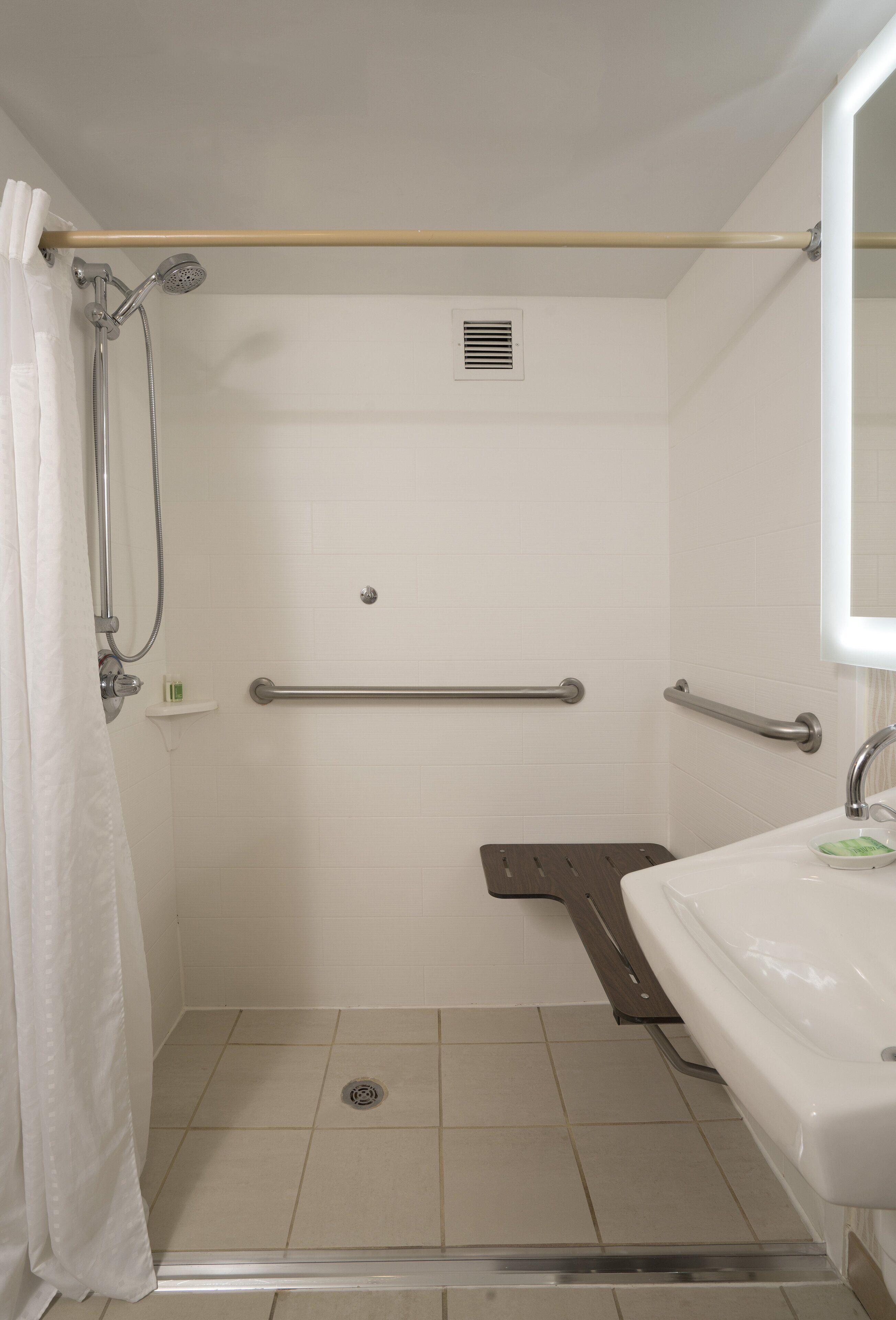King Room Hearing Accessible Roll Shower