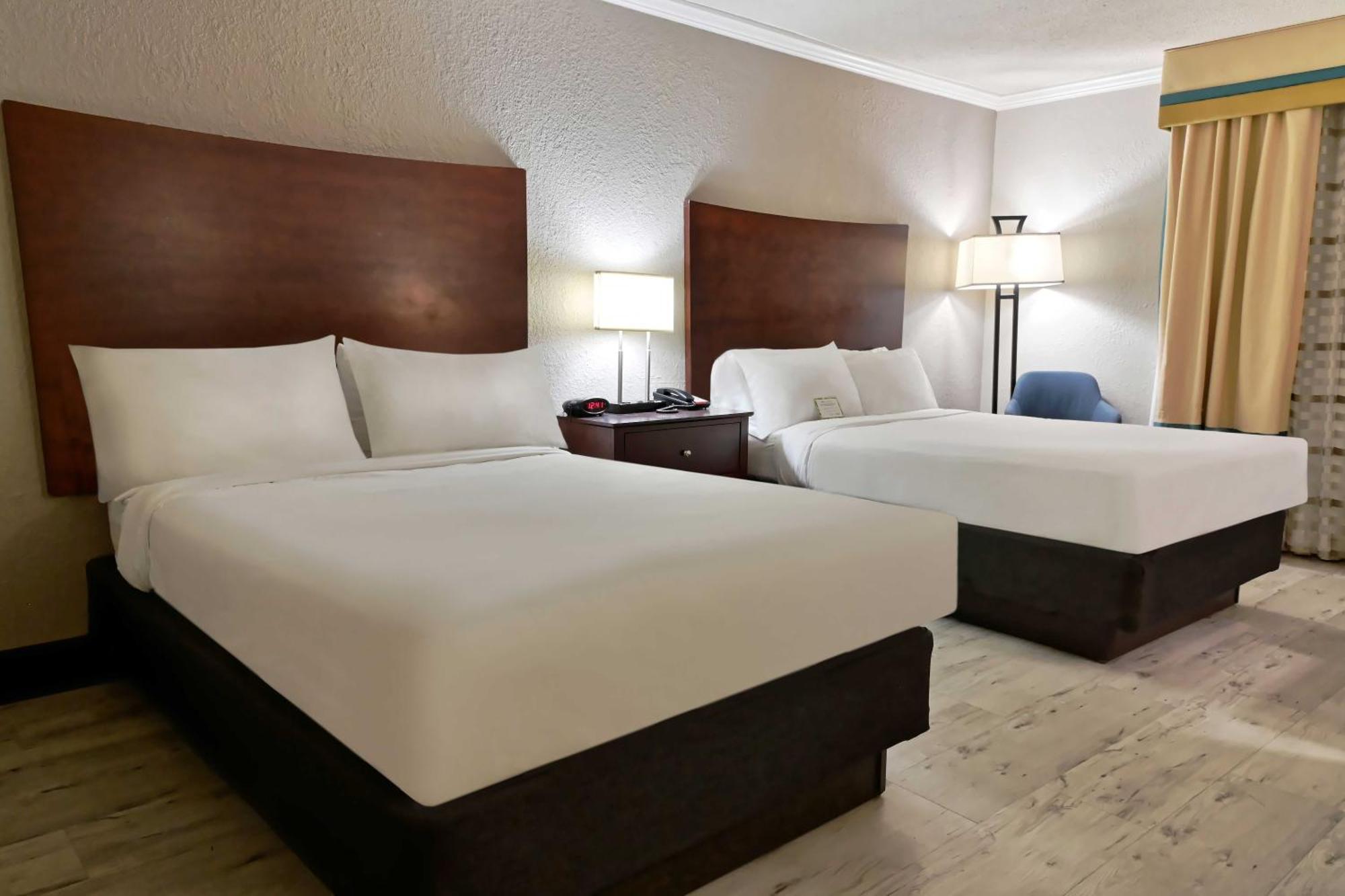 2 Double Beds Non-Smoking