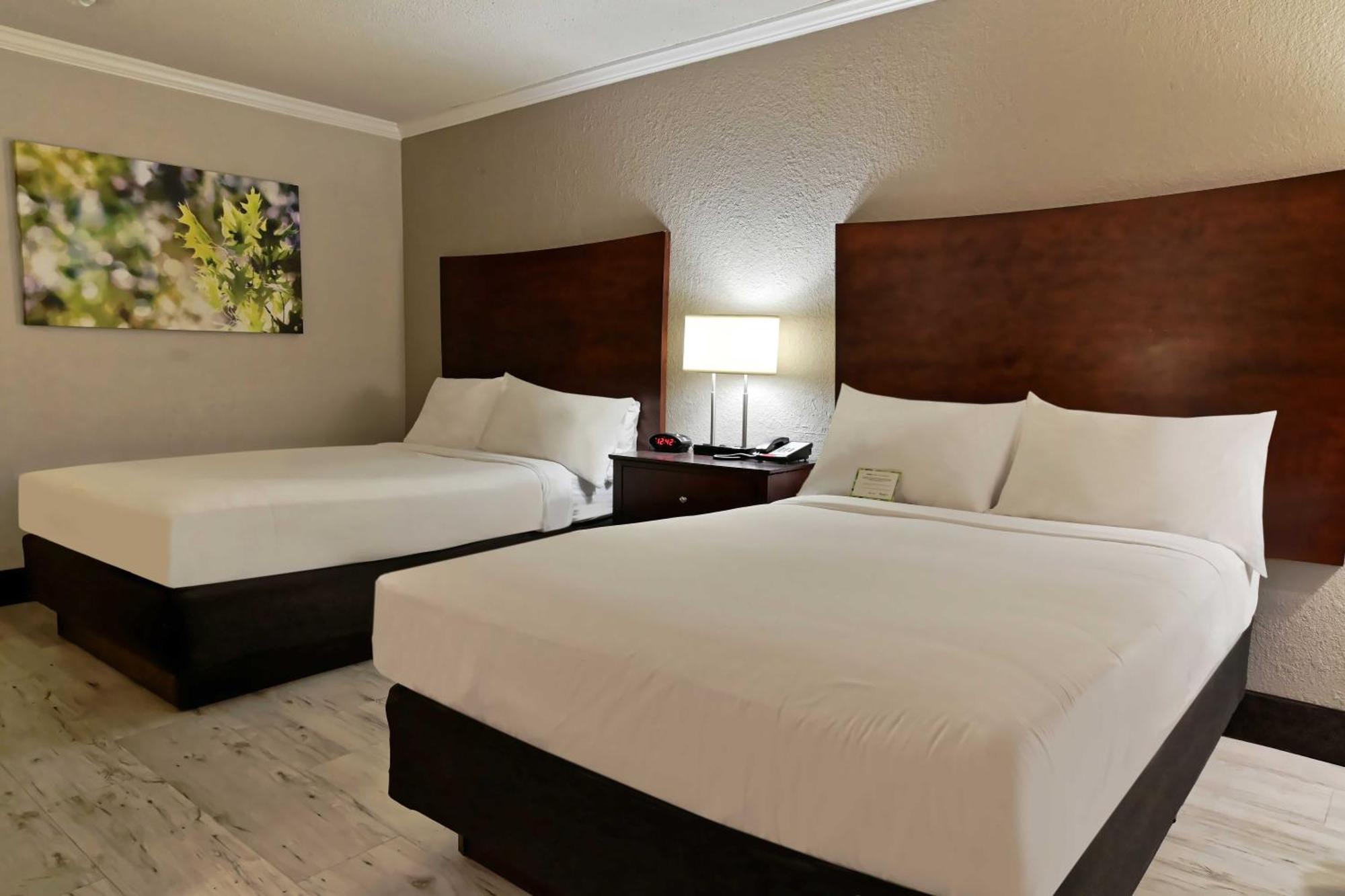 2 Double Beds Non-Smoking