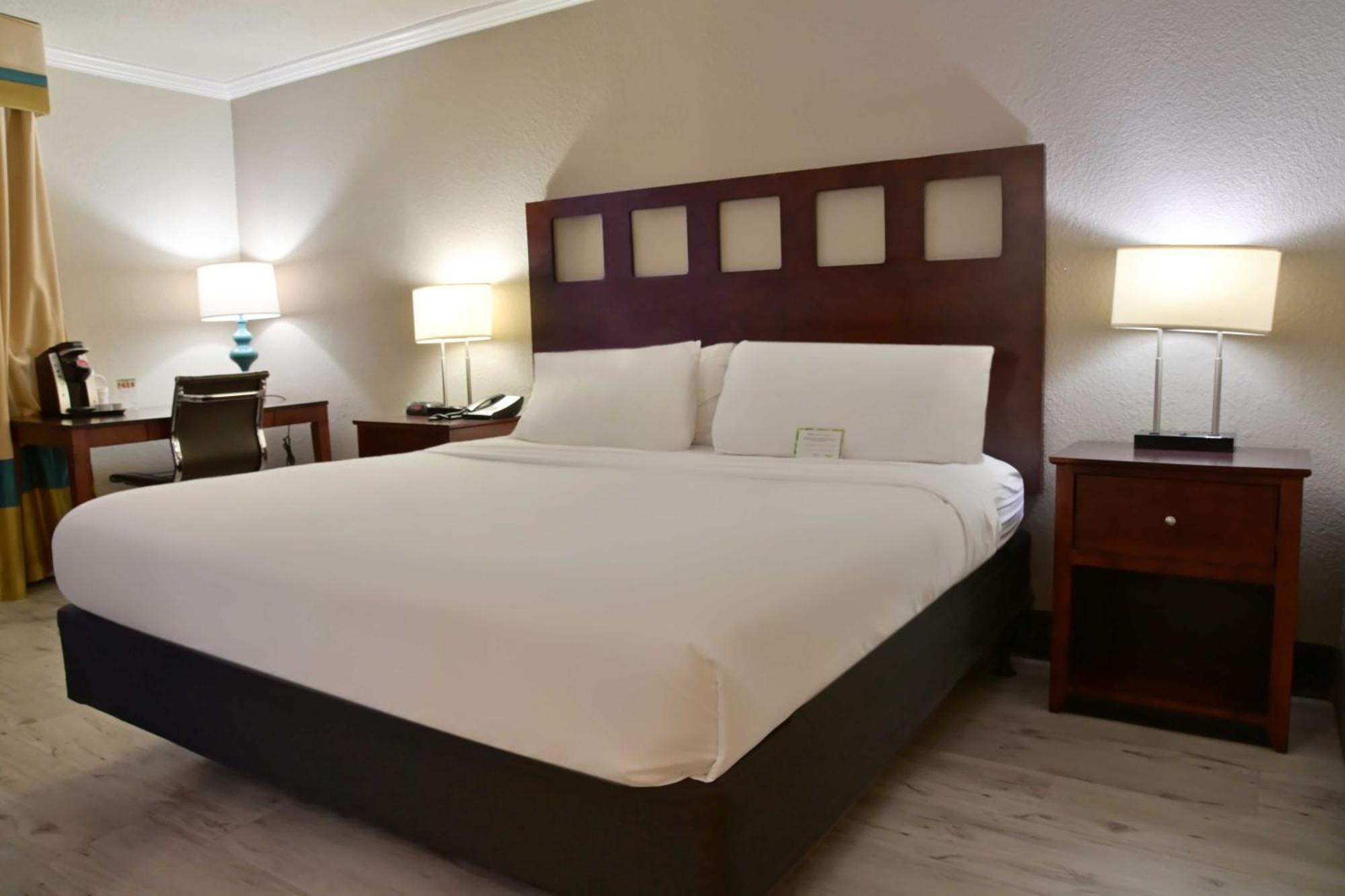 King bed Non-Smoking