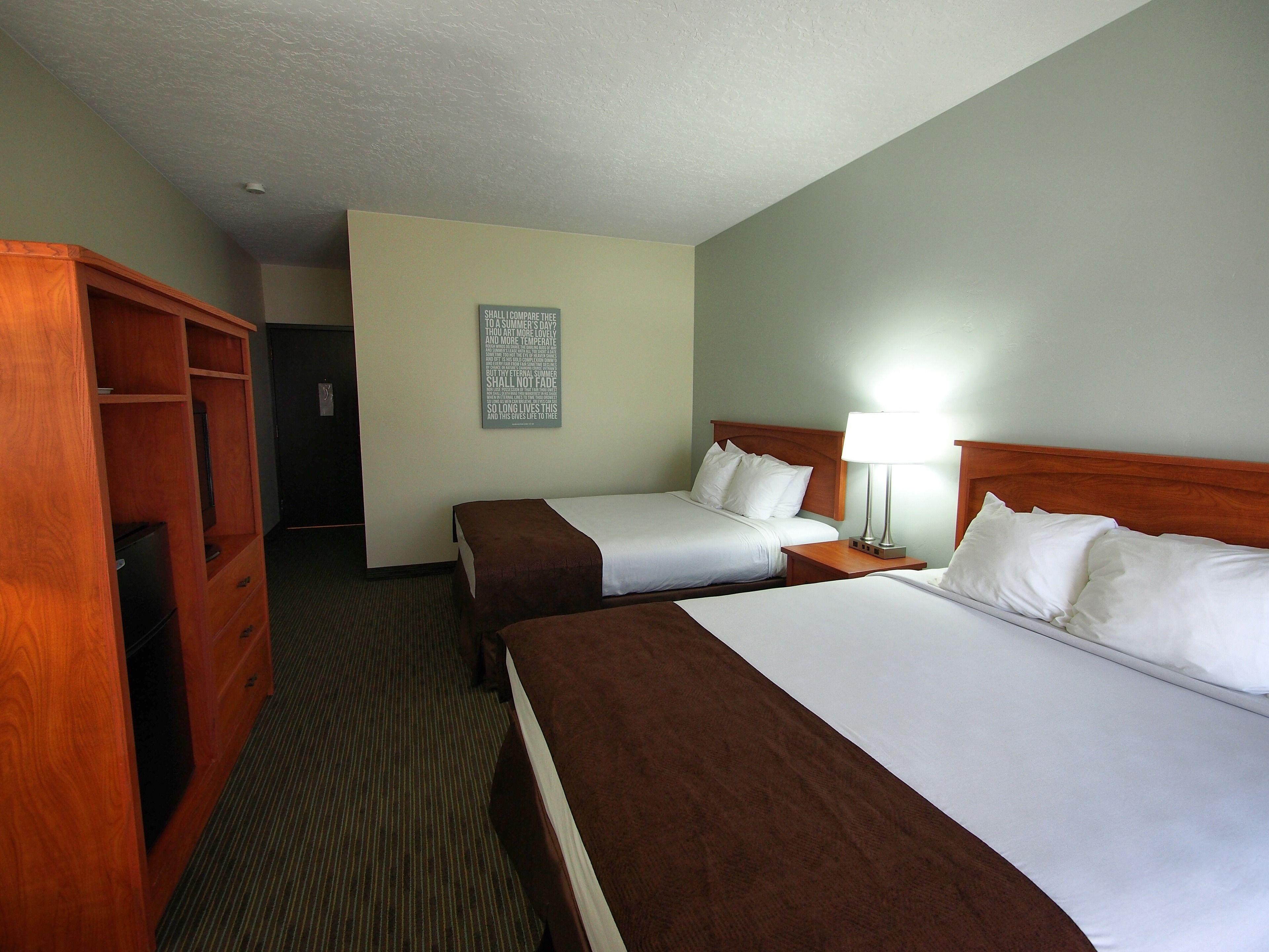 Queen Room Two Queen Beds Non-Smoking