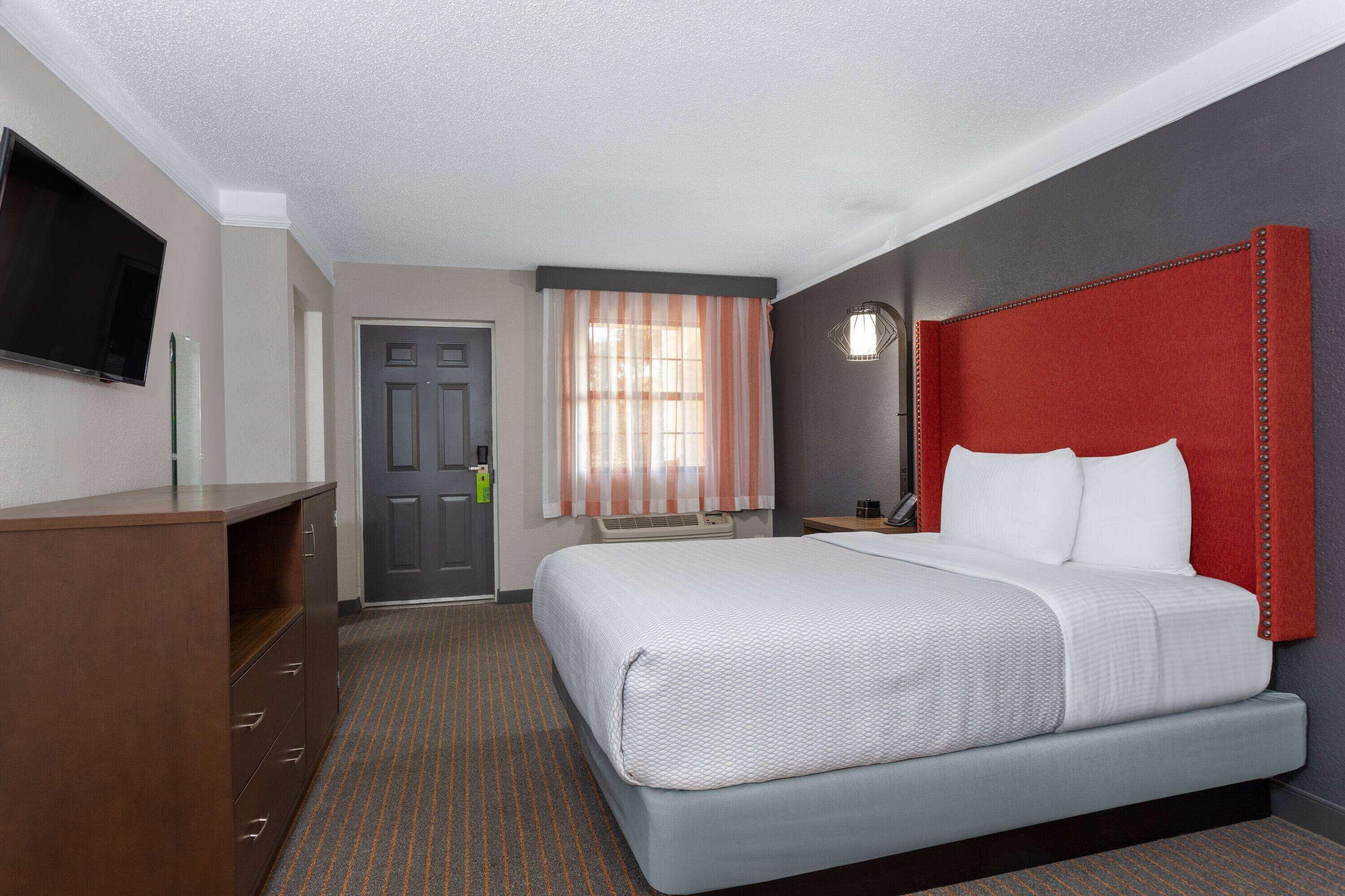 Queen Room Non-Smoking