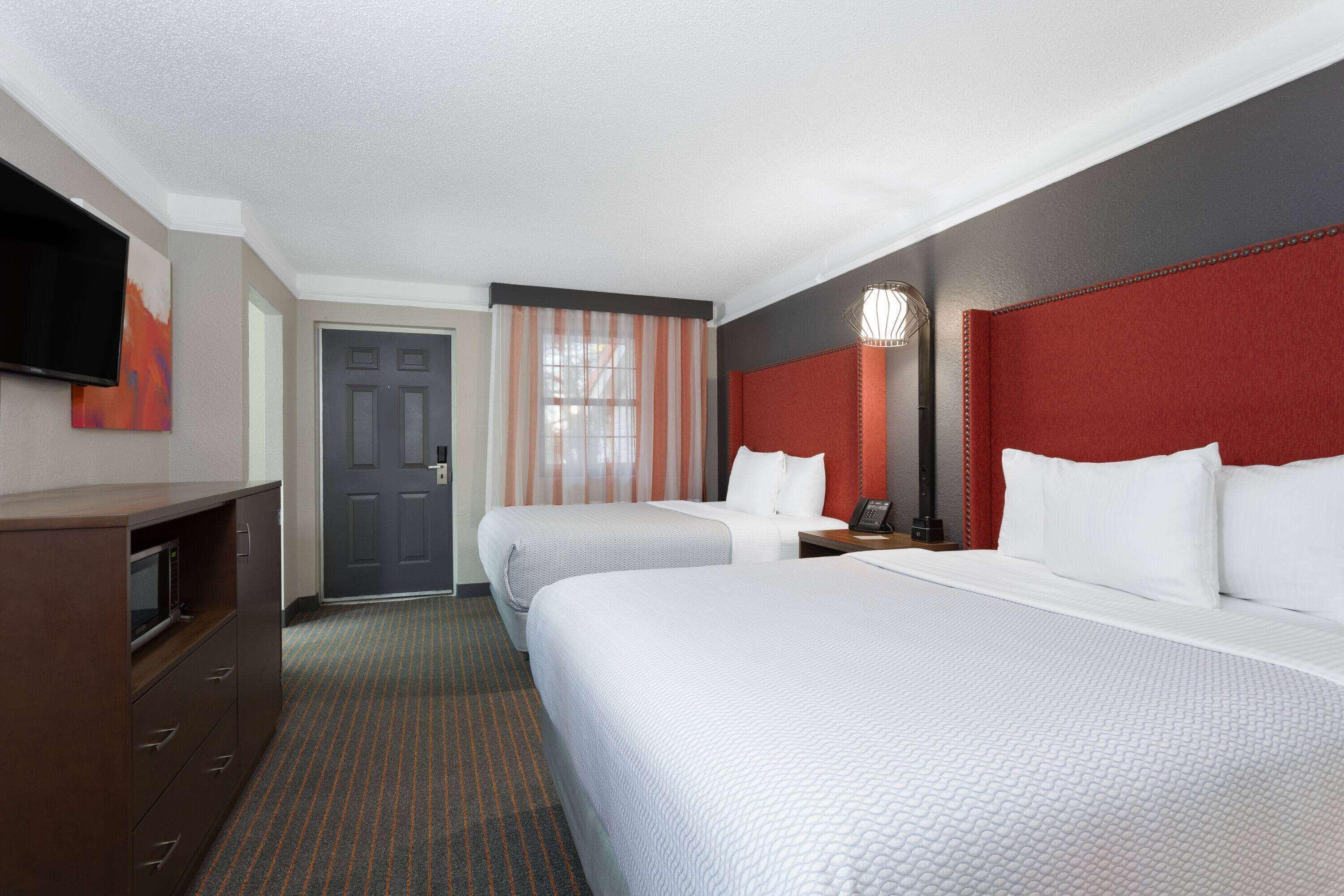 Queen Room Two Queen Beds Non-Smoking