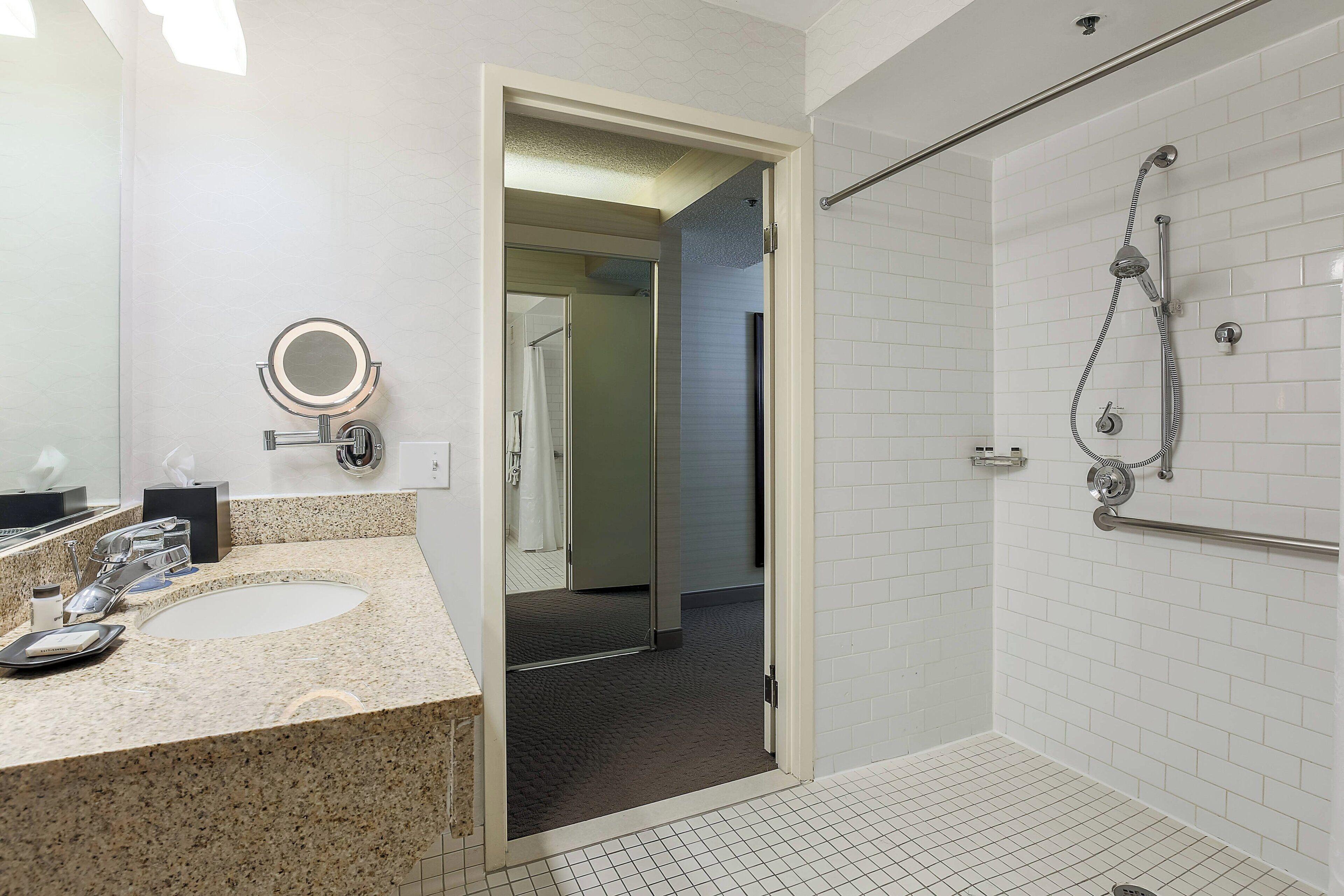 Guest room 2 Queen No view Low floor