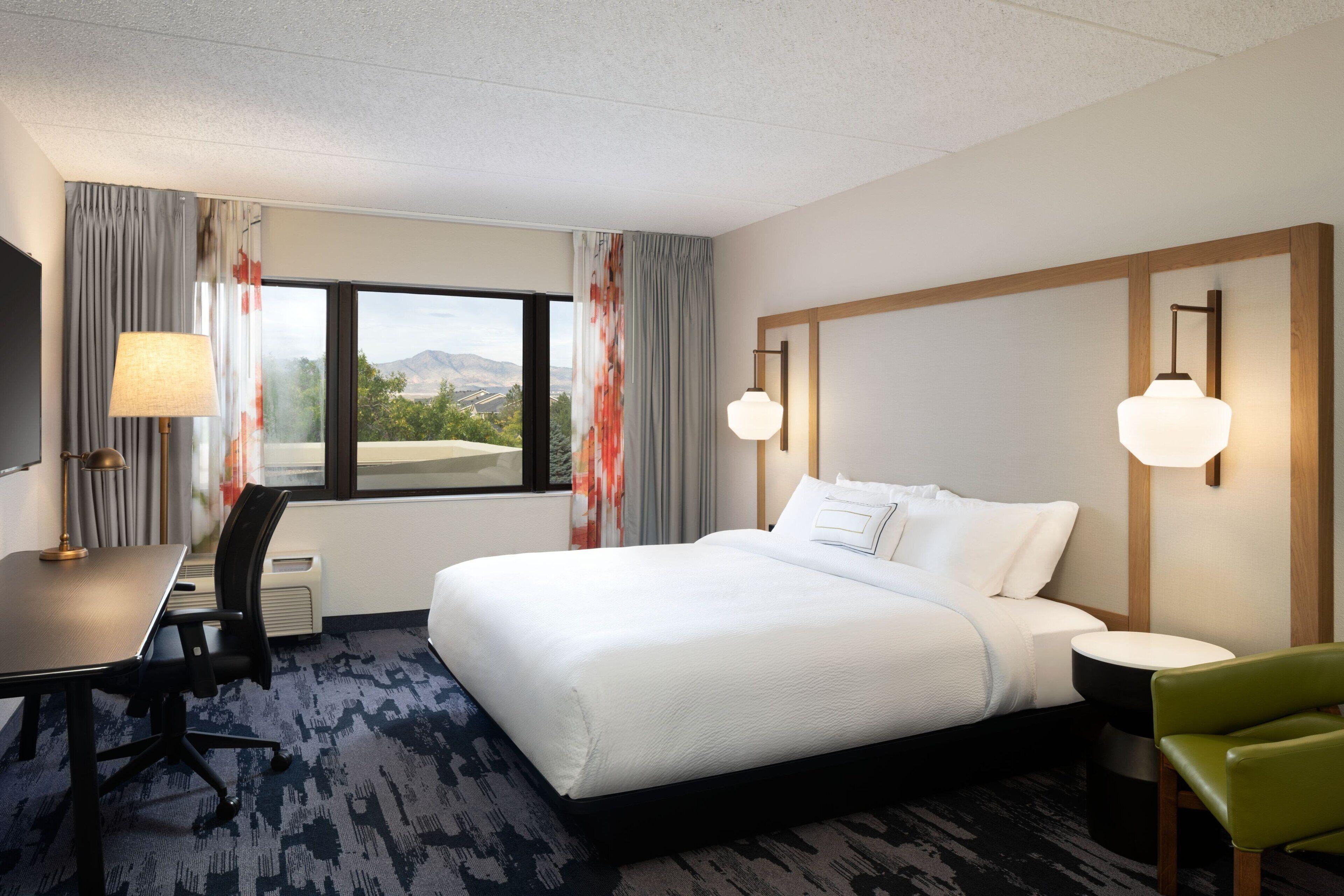 King Room Bathtub Mobility Access or Hearing Accessible