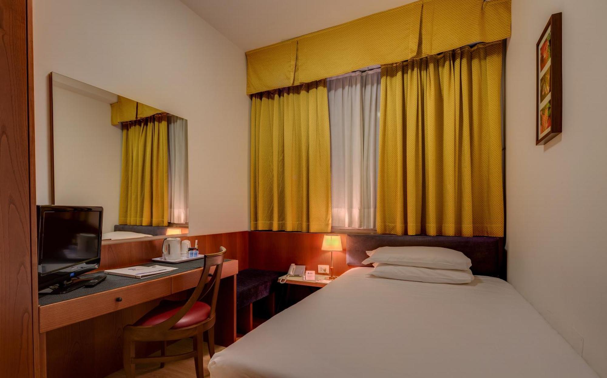 Classic Single Room