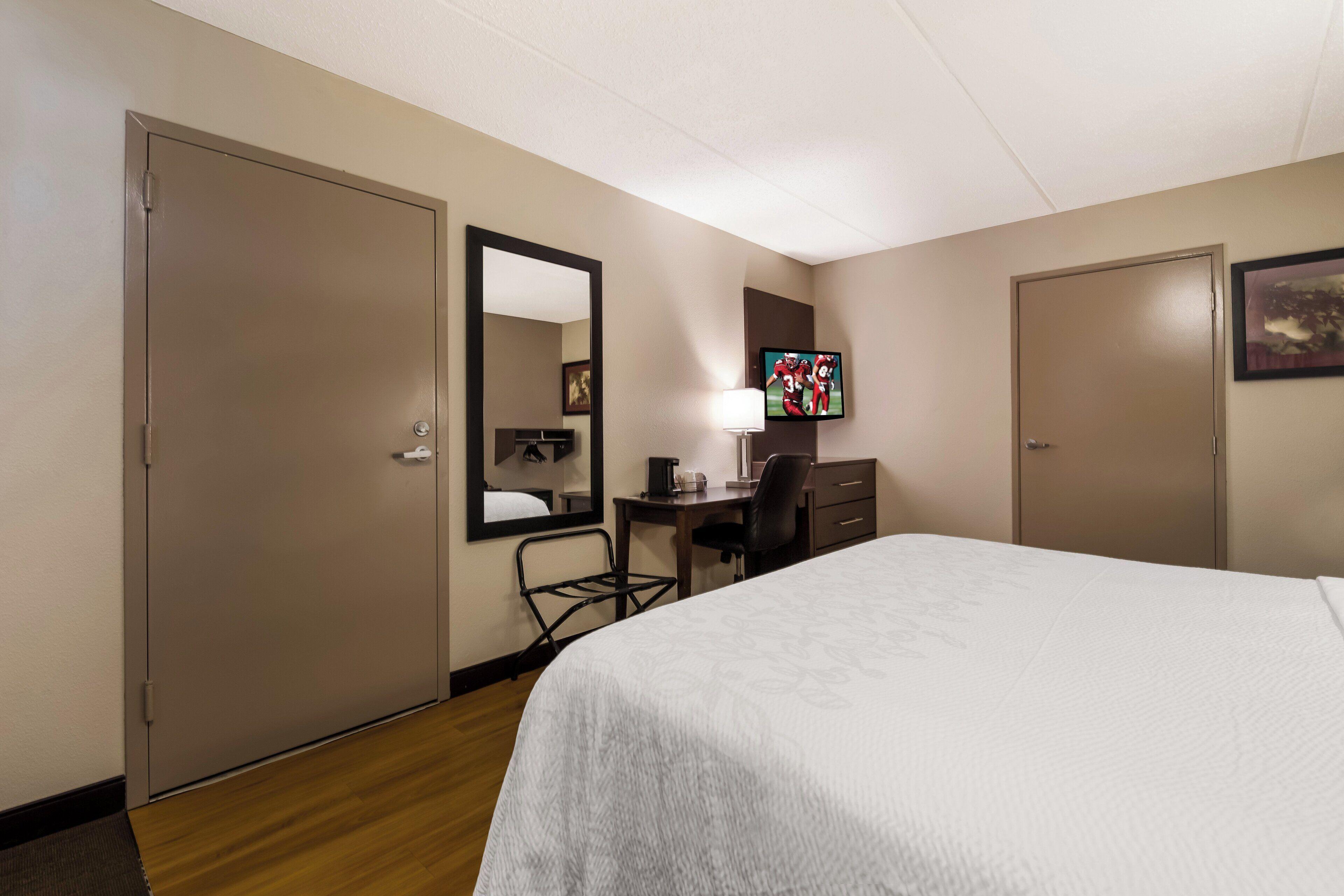 Deluxe King Room Disability Access Smoke