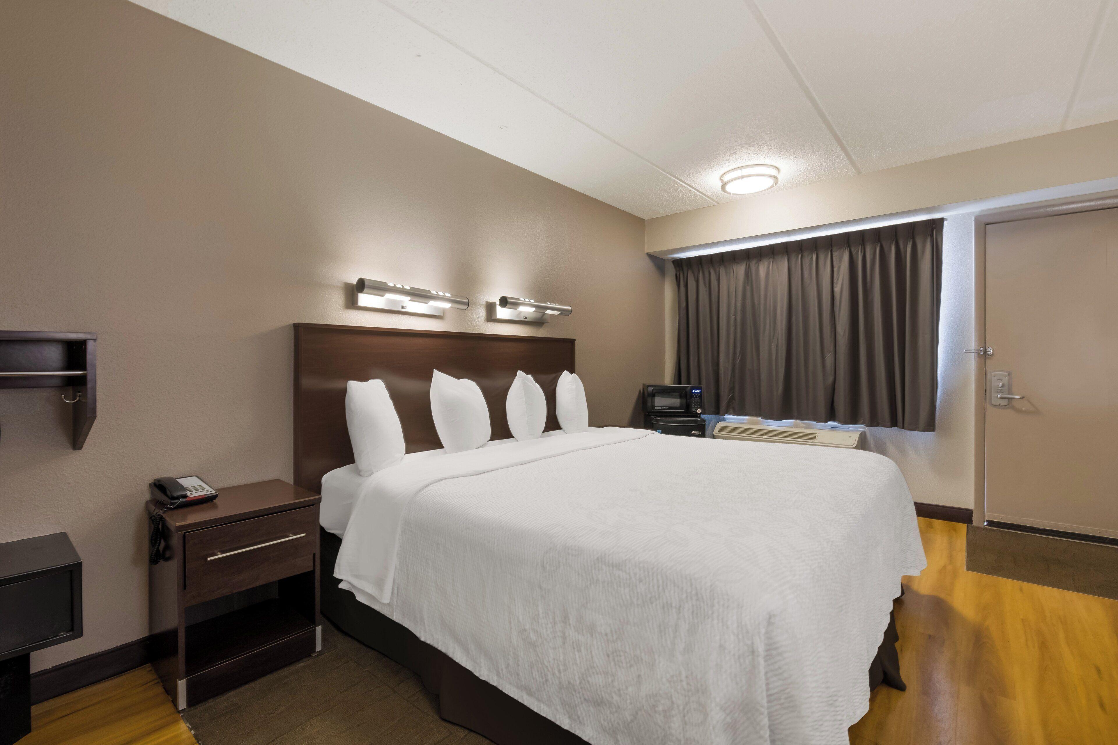 Deluxe King Room Disability Access Smoke