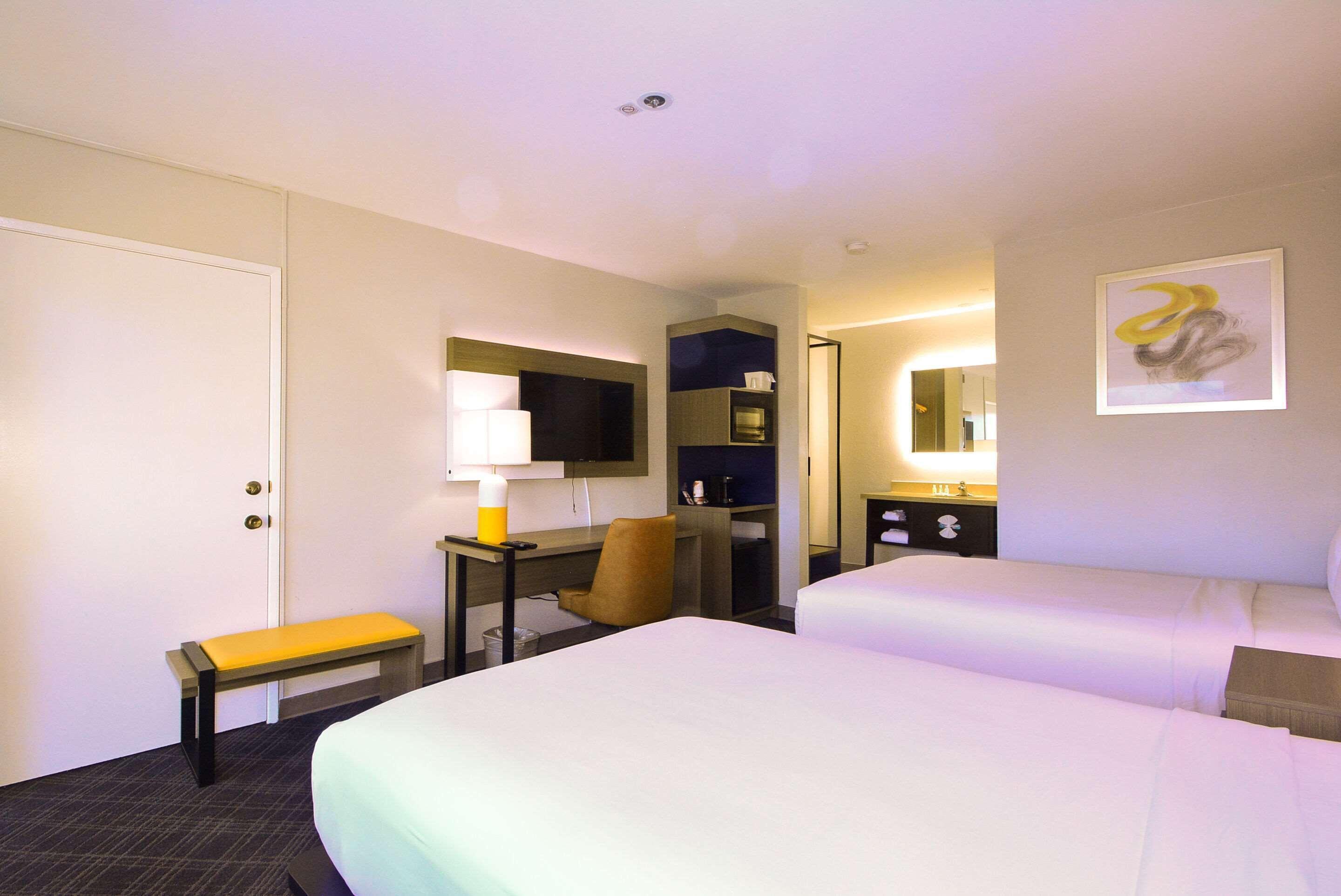 Standard Room 2 Double Beds Non Smoking