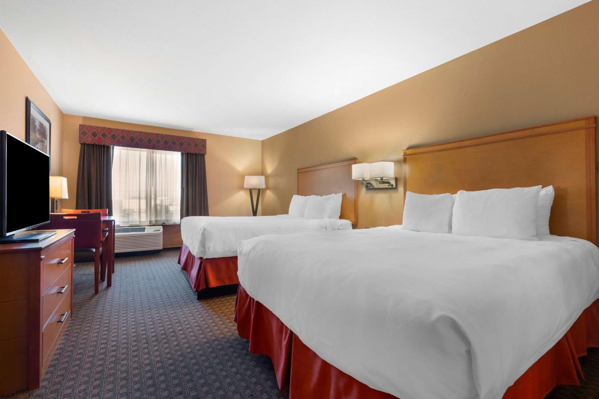 Queen Room Two Queen Beds Non-Smoking