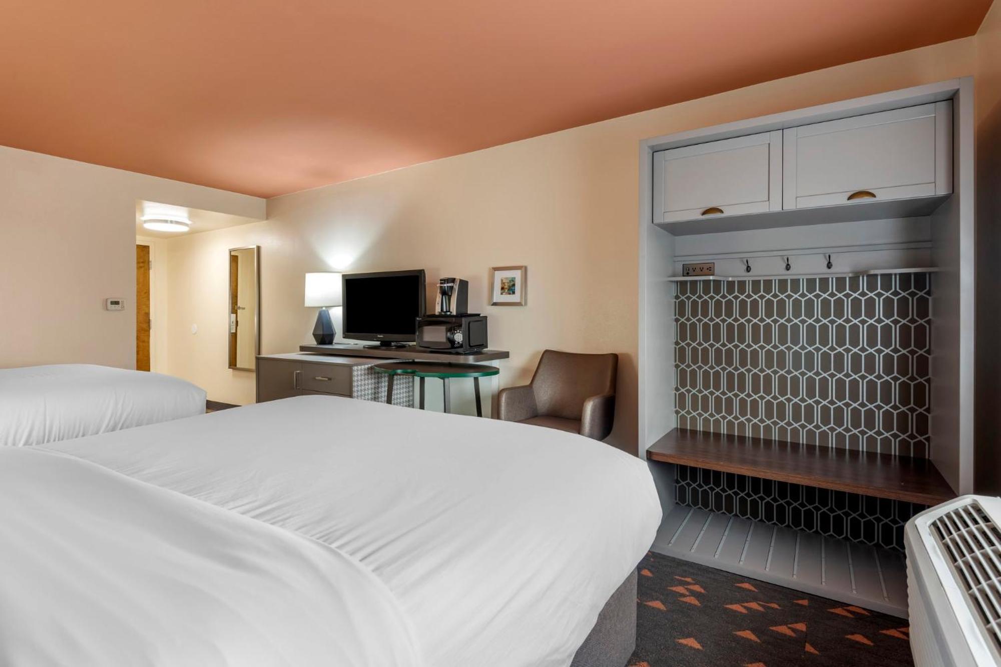 Standard Queen Room Two Queen Beds