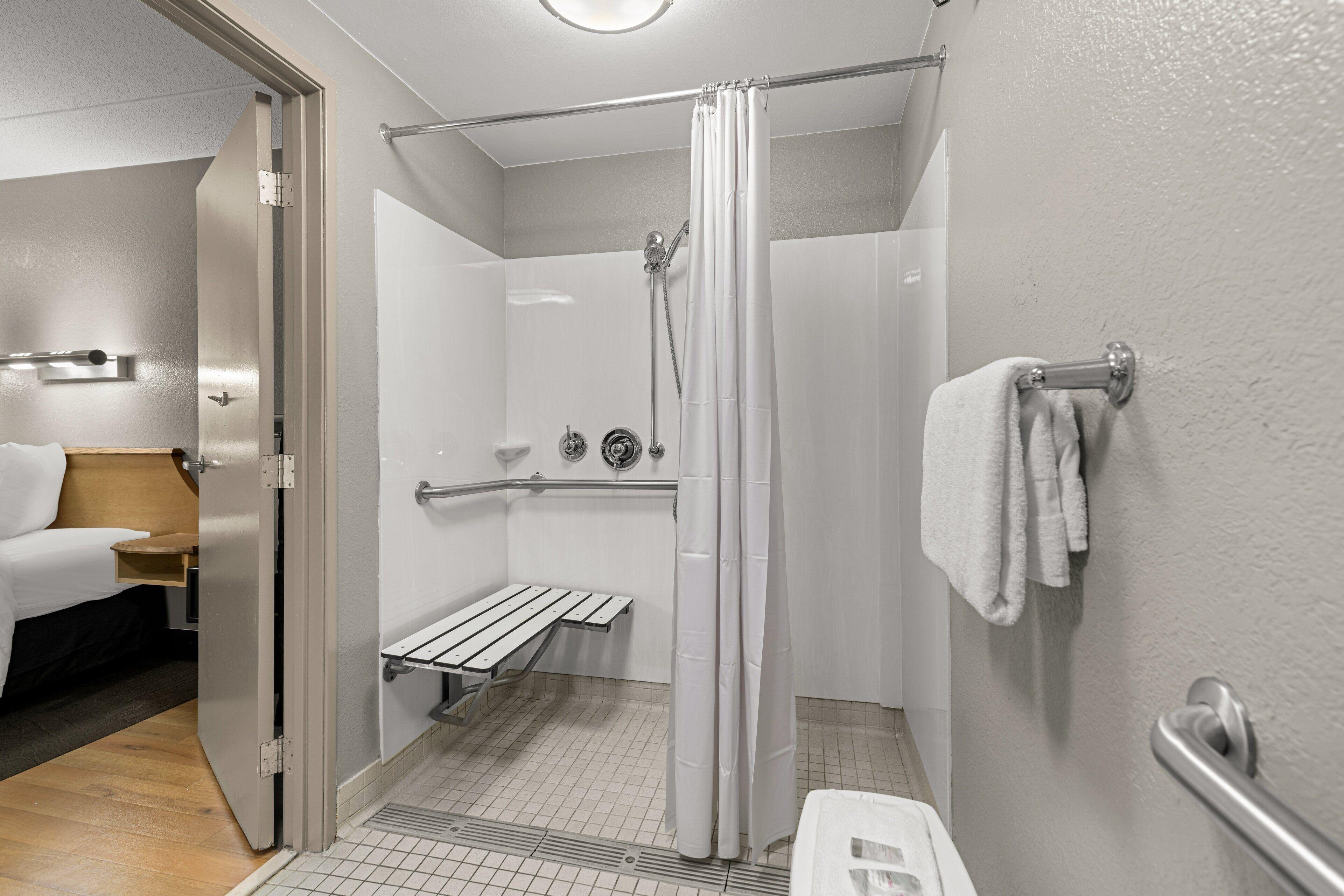 Superior King Room Disability Access Roll-ln Shower Smoke