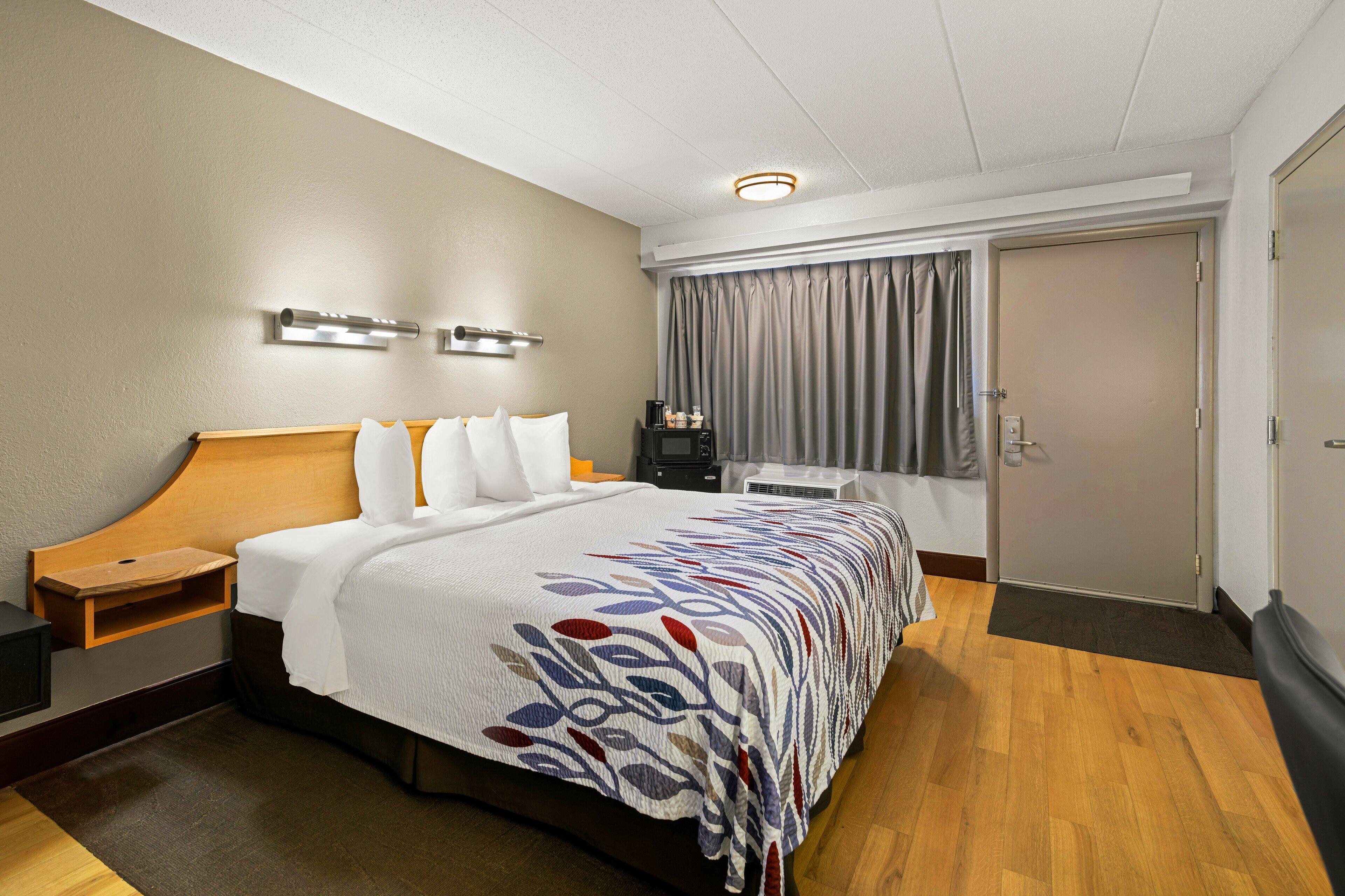 Superior King Room Disability Access Smoke
