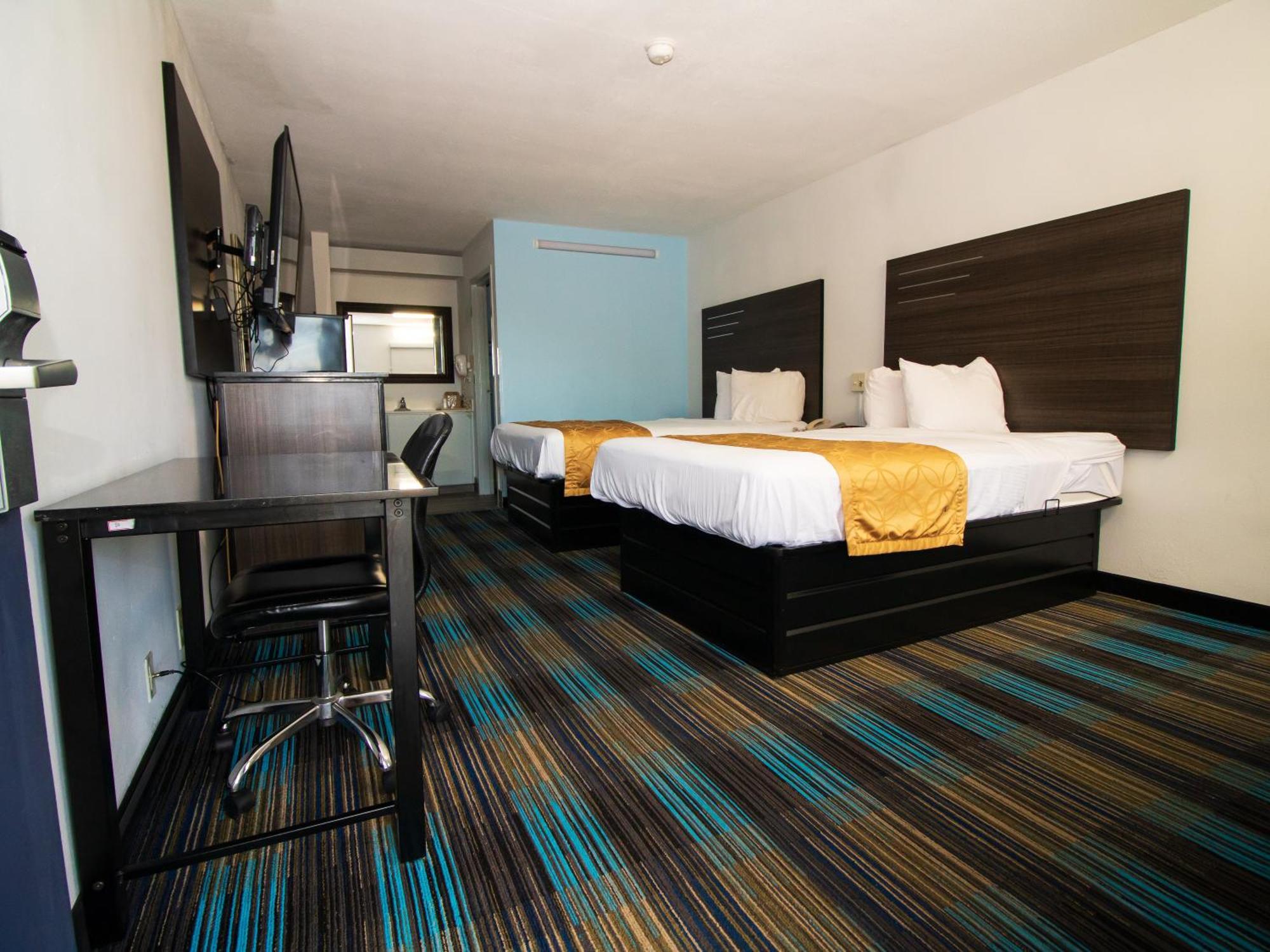 Room Two Double Beds Non-Smoking