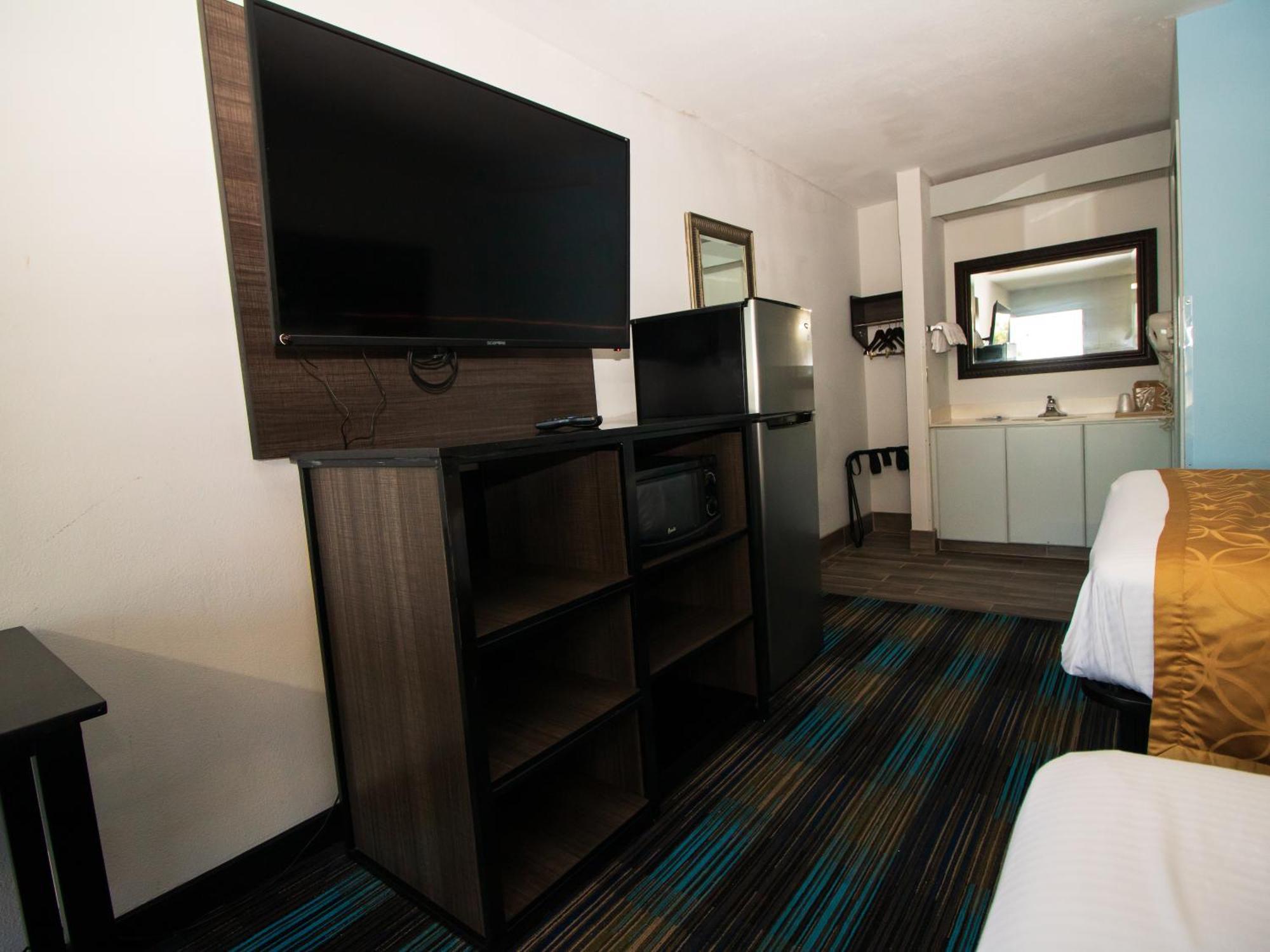 Room Two Double Beds Non-Smoking