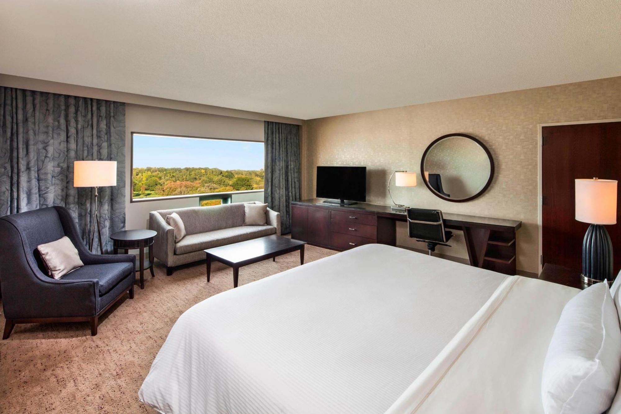 Junior Suite 1 King