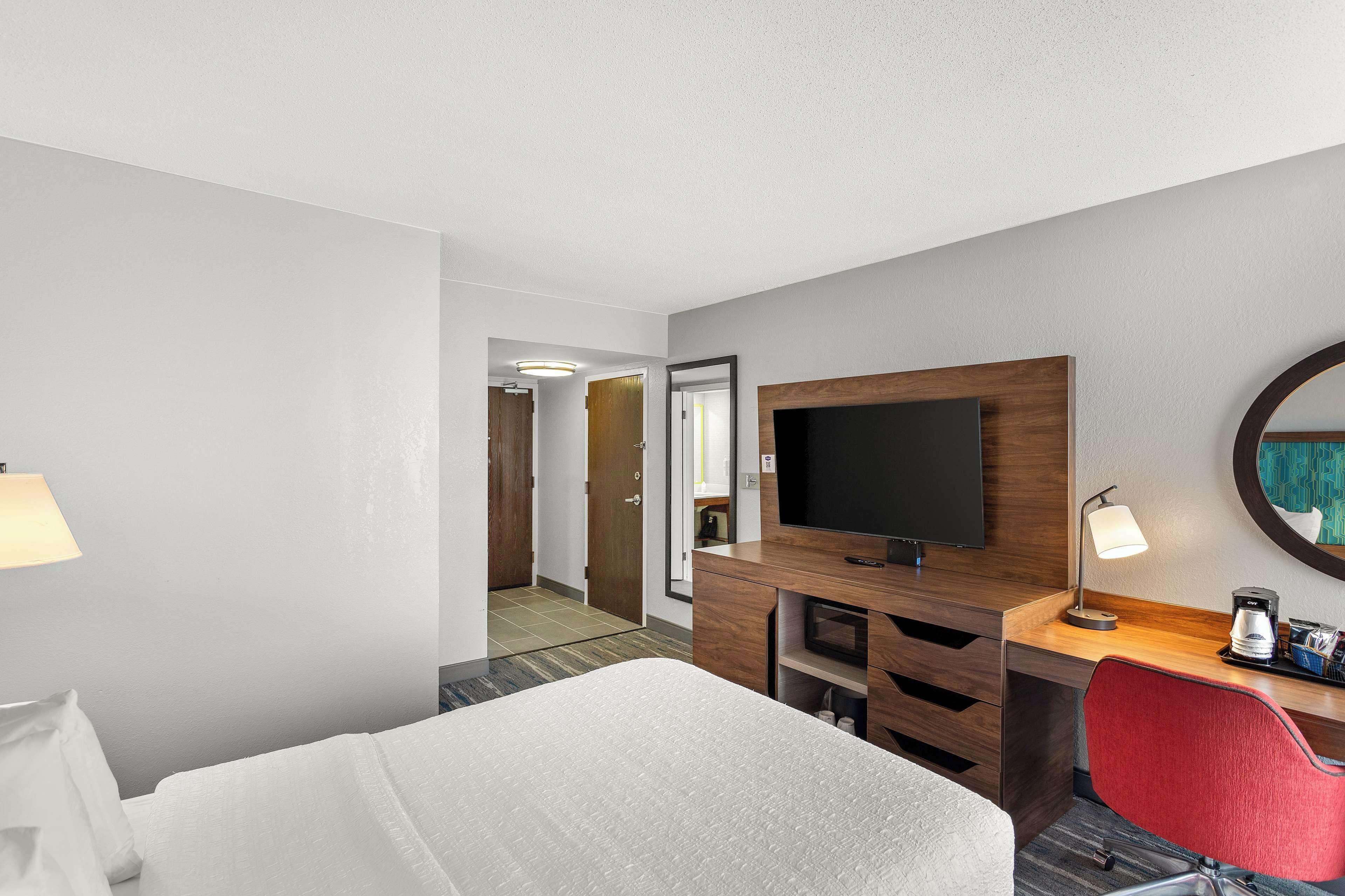 Double Room Bath Tub Mobility Accessible Non-Smoking