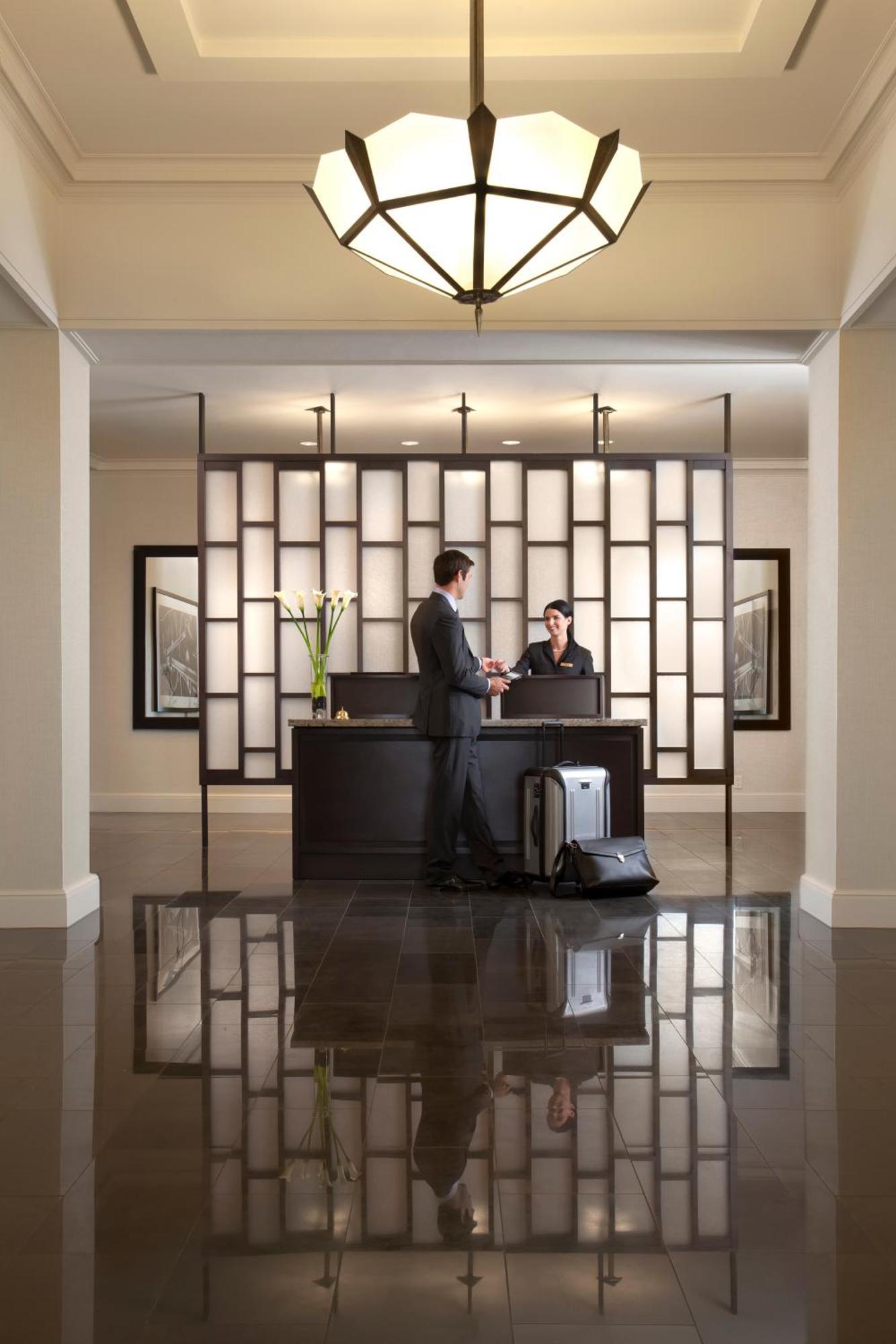 Fairmont Gold Luxurious Queen Room - Lounge Access