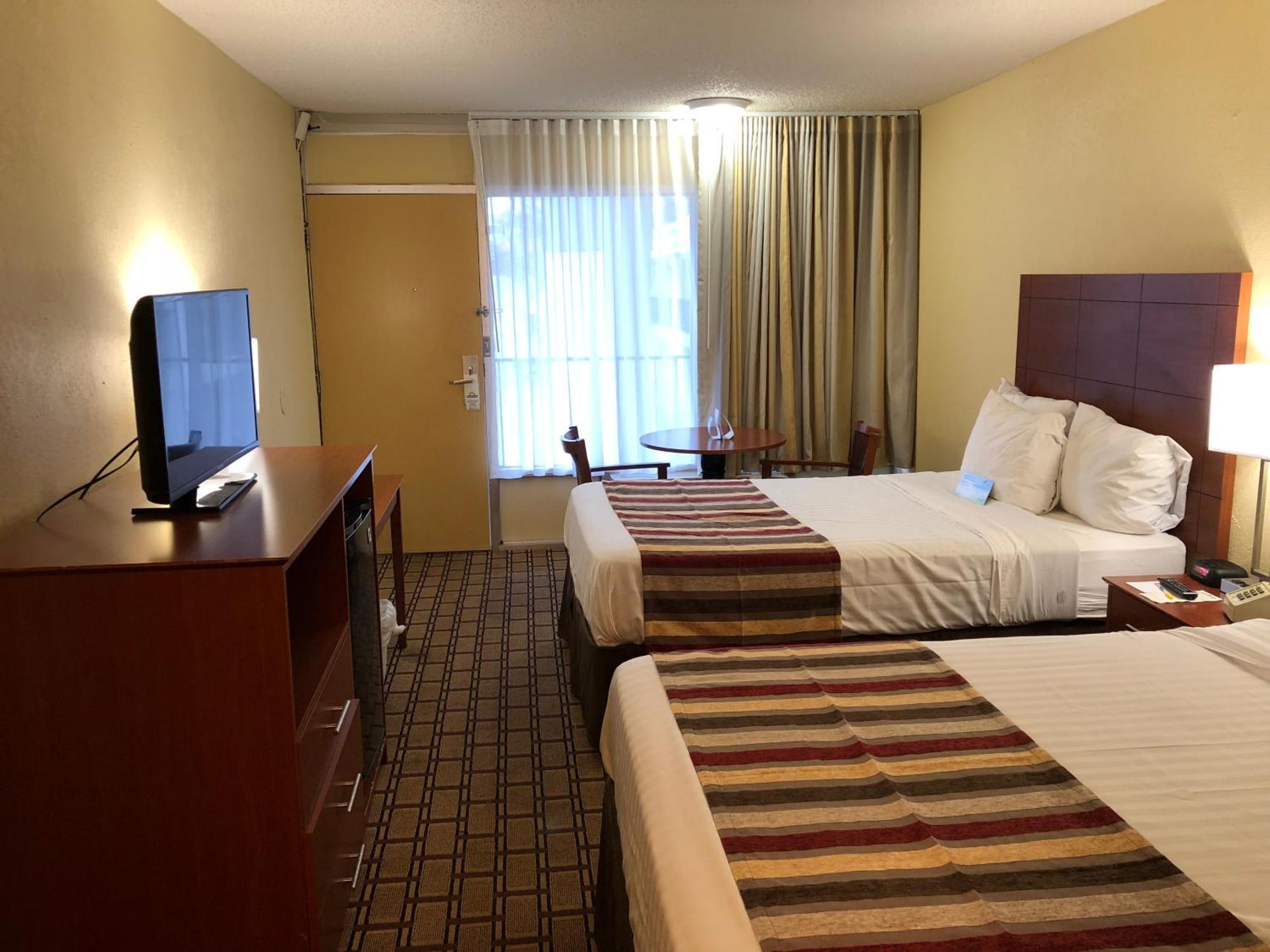 Double Room Two Double Beds First Floor or Smoking