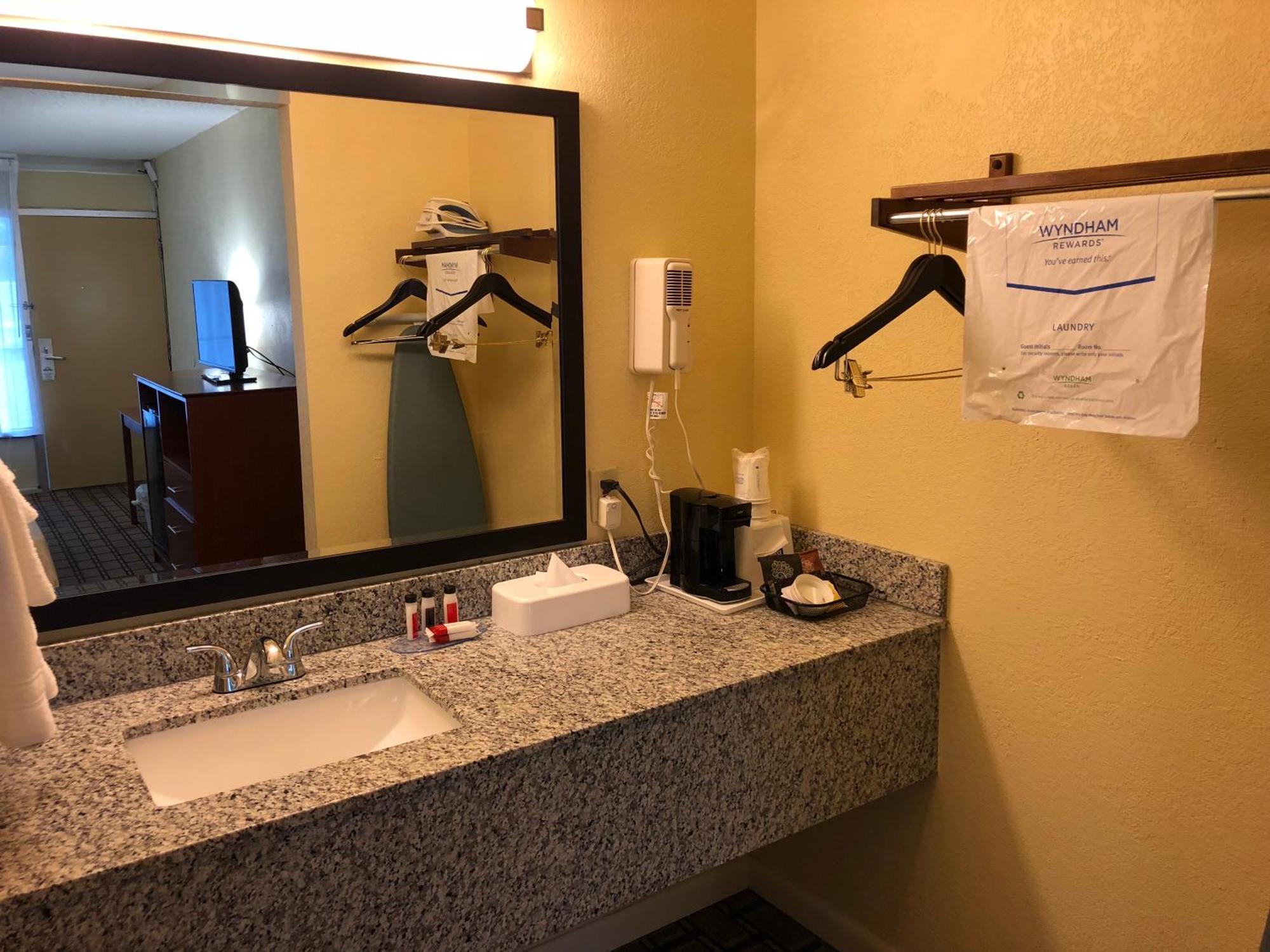 Double Room Two Double Beds First Floor or Smoking