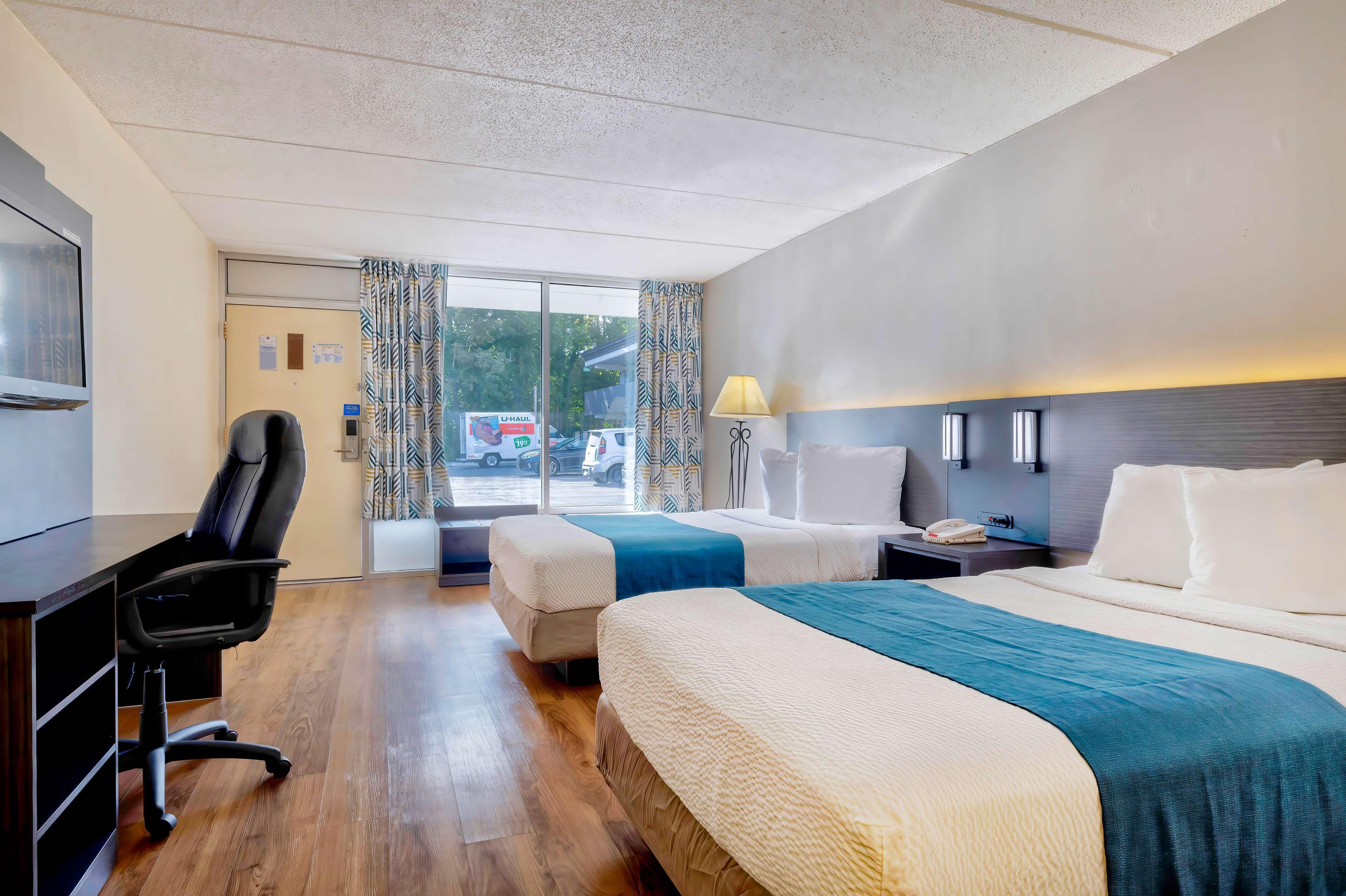 Queen Room Two Queen Beds Non-Smoking