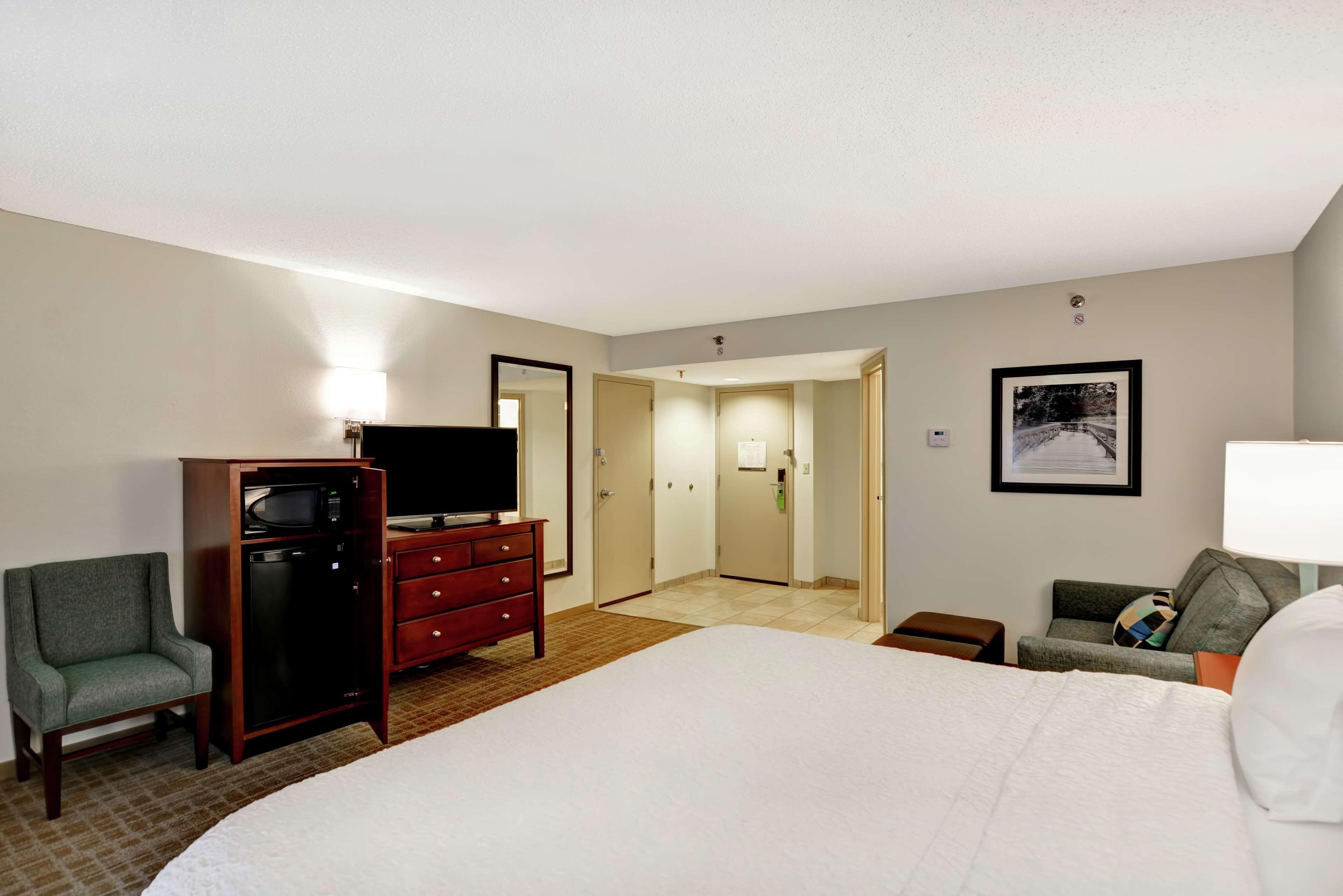 Deluxe King Room Non-Smoking