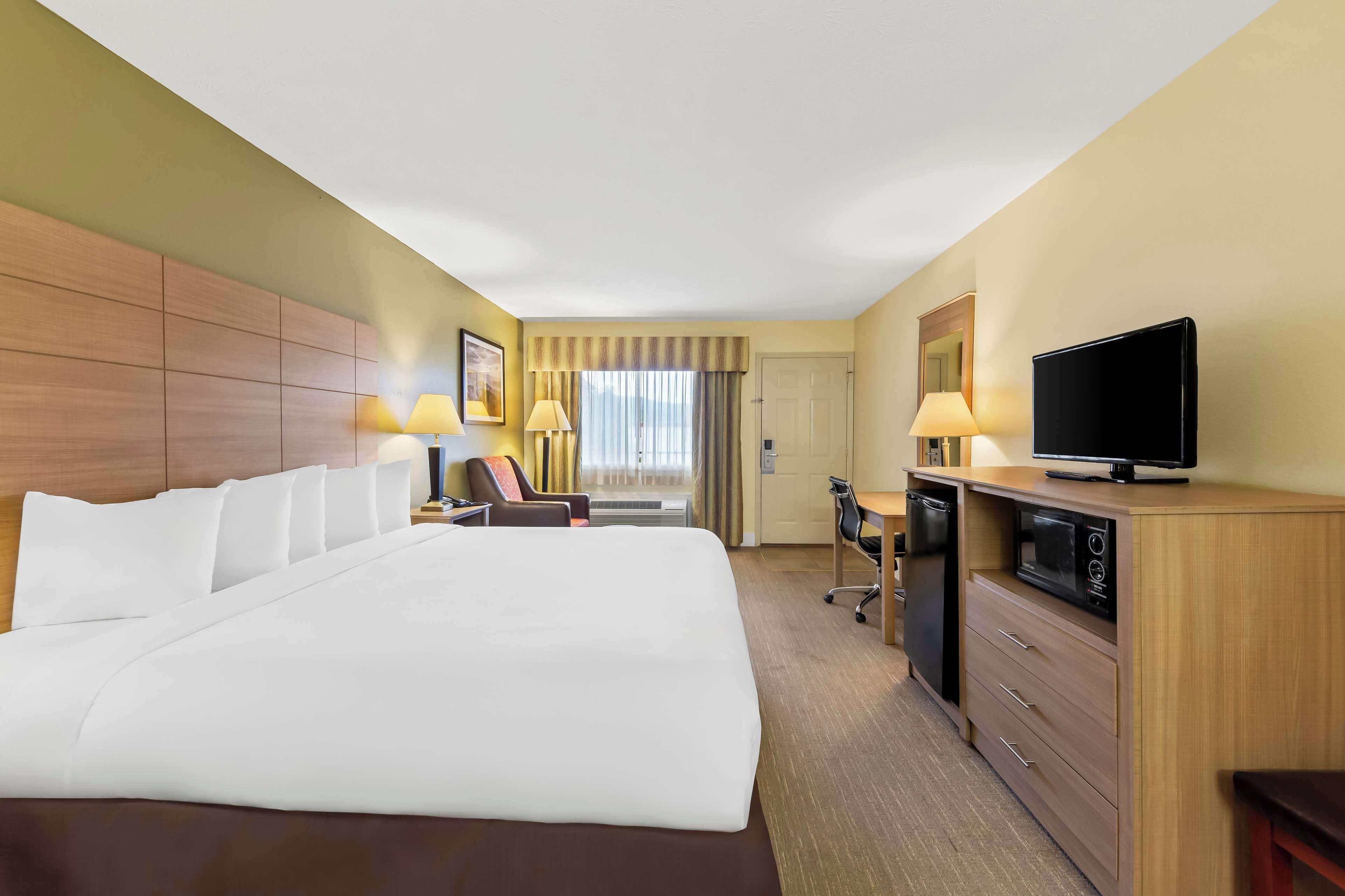 King Room - Non-Smoking