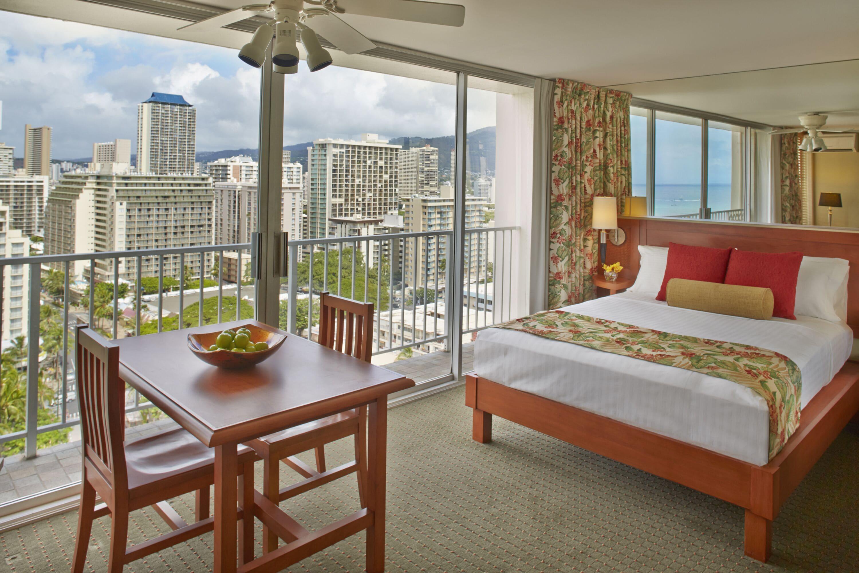 Partial Ocean View Studio Suite One Queen Bed