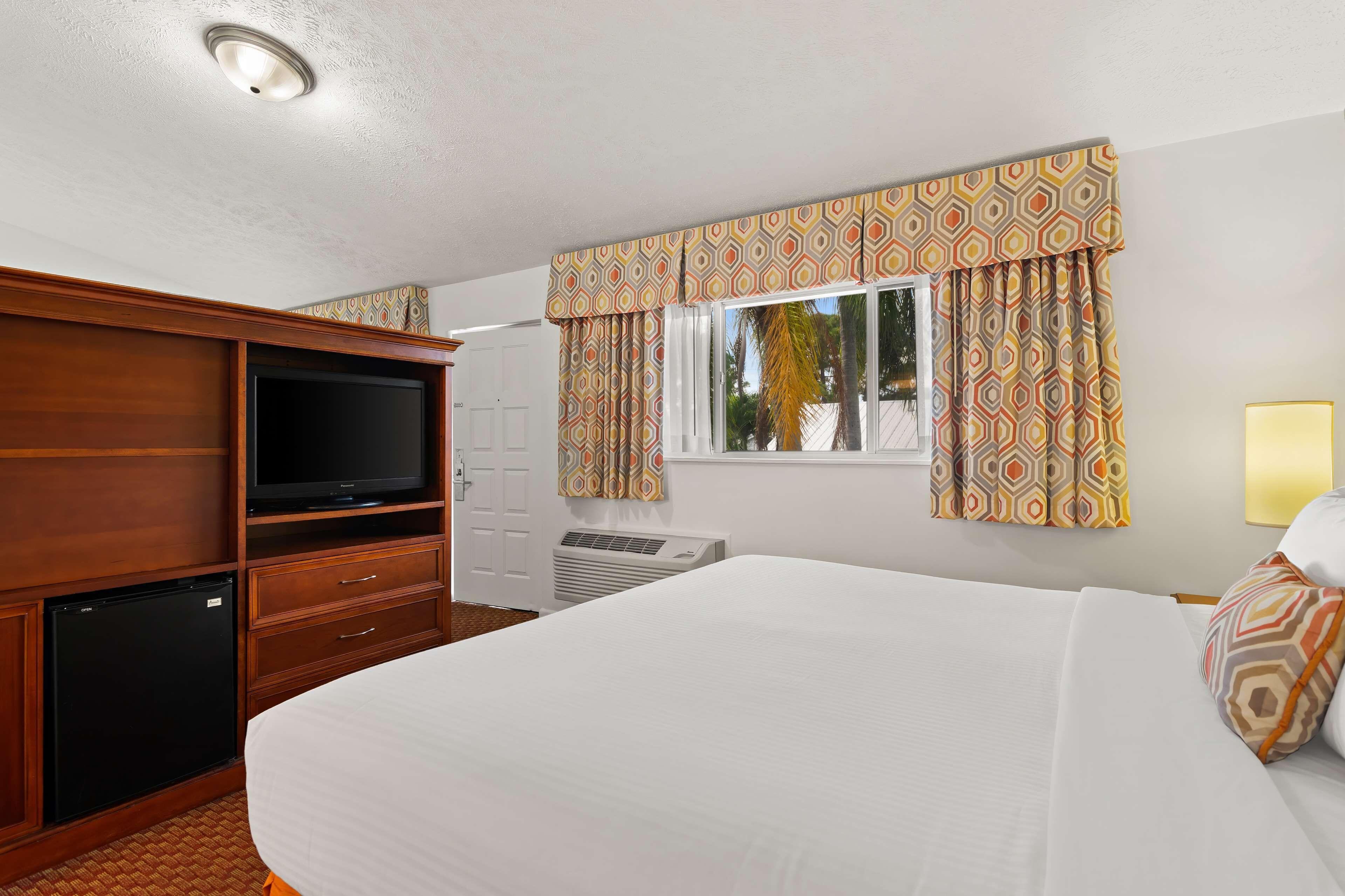King Suite Non-Smoking