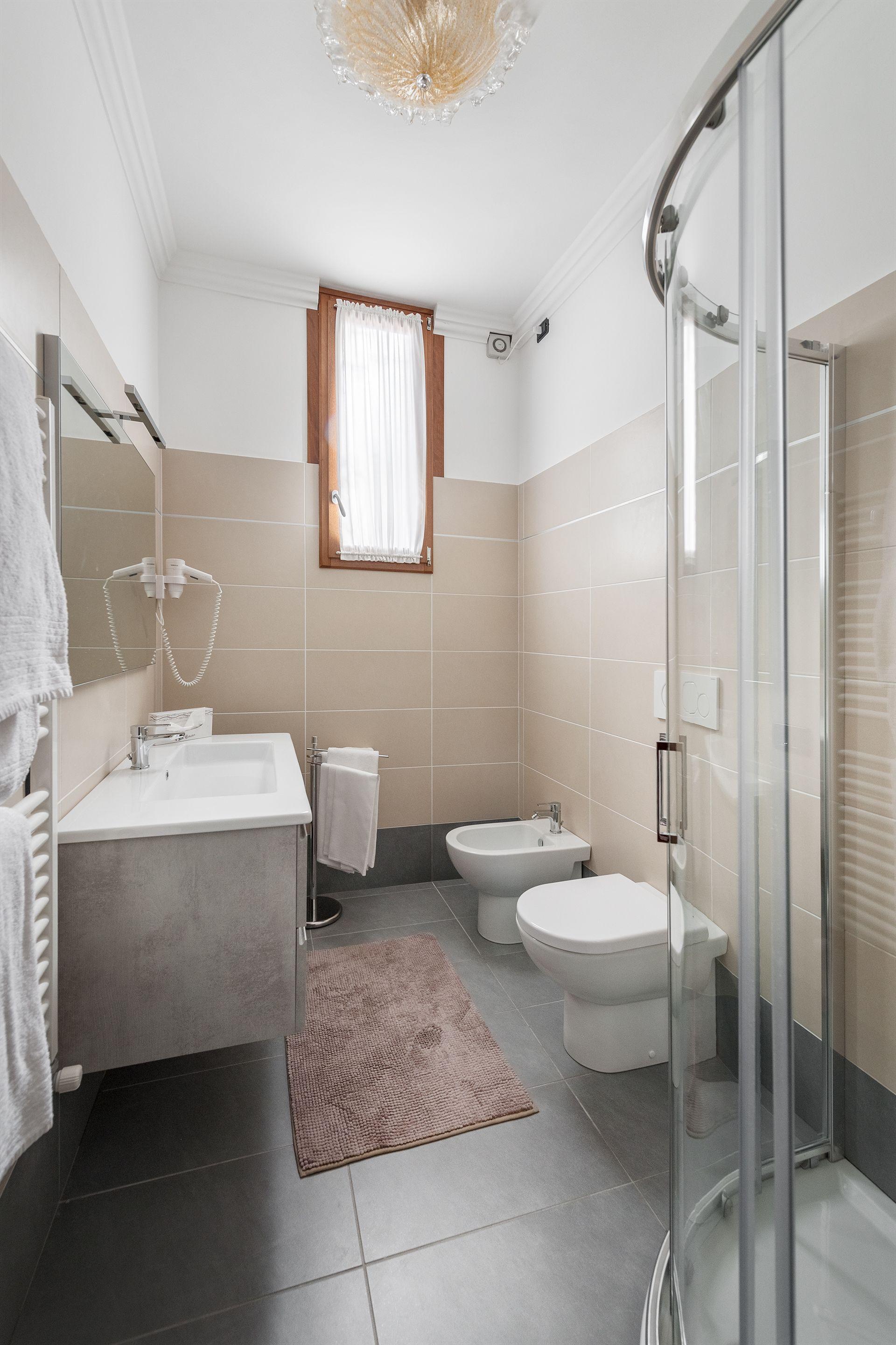 Two-Bedroom Apartment with Canal View - Annex,1632206502:JPEG