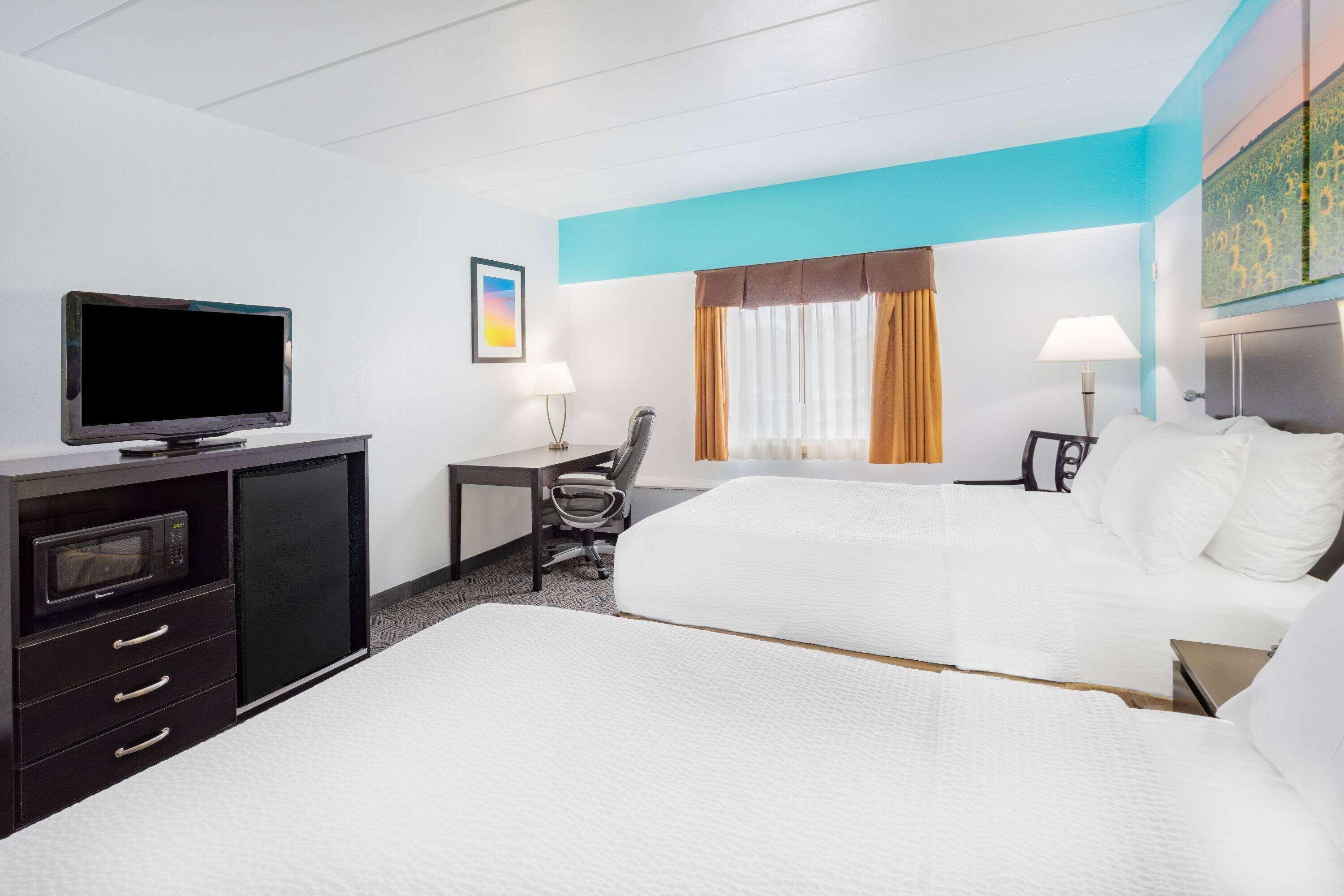Double Room Two Double Beds Non-Smoking