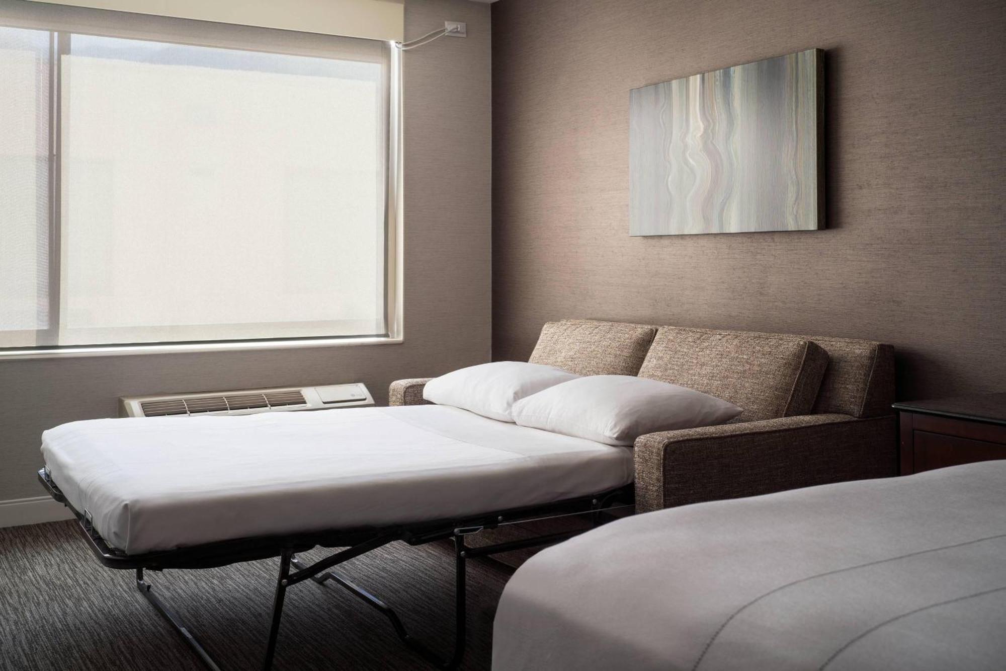 Deluxe King Room Sofa Bed
