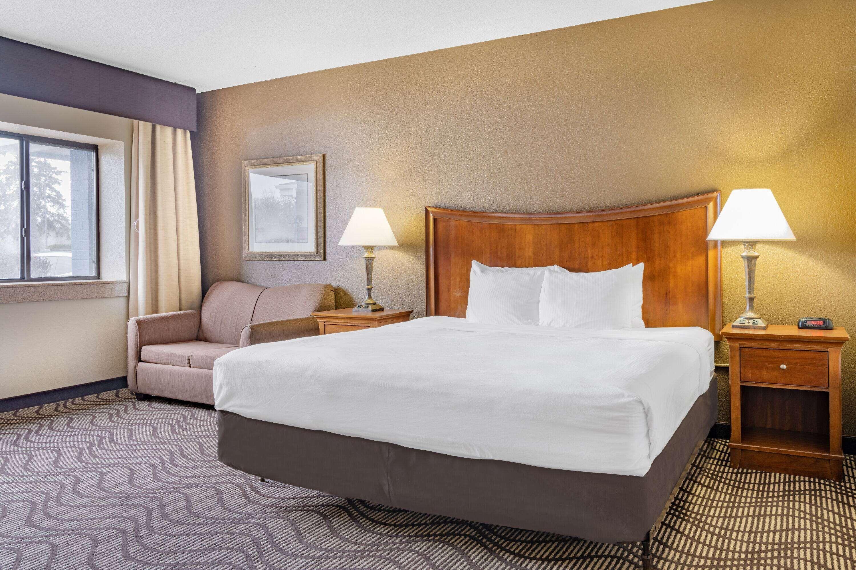 King Room Mobility or Hearing Impaired Access Non-Smoking