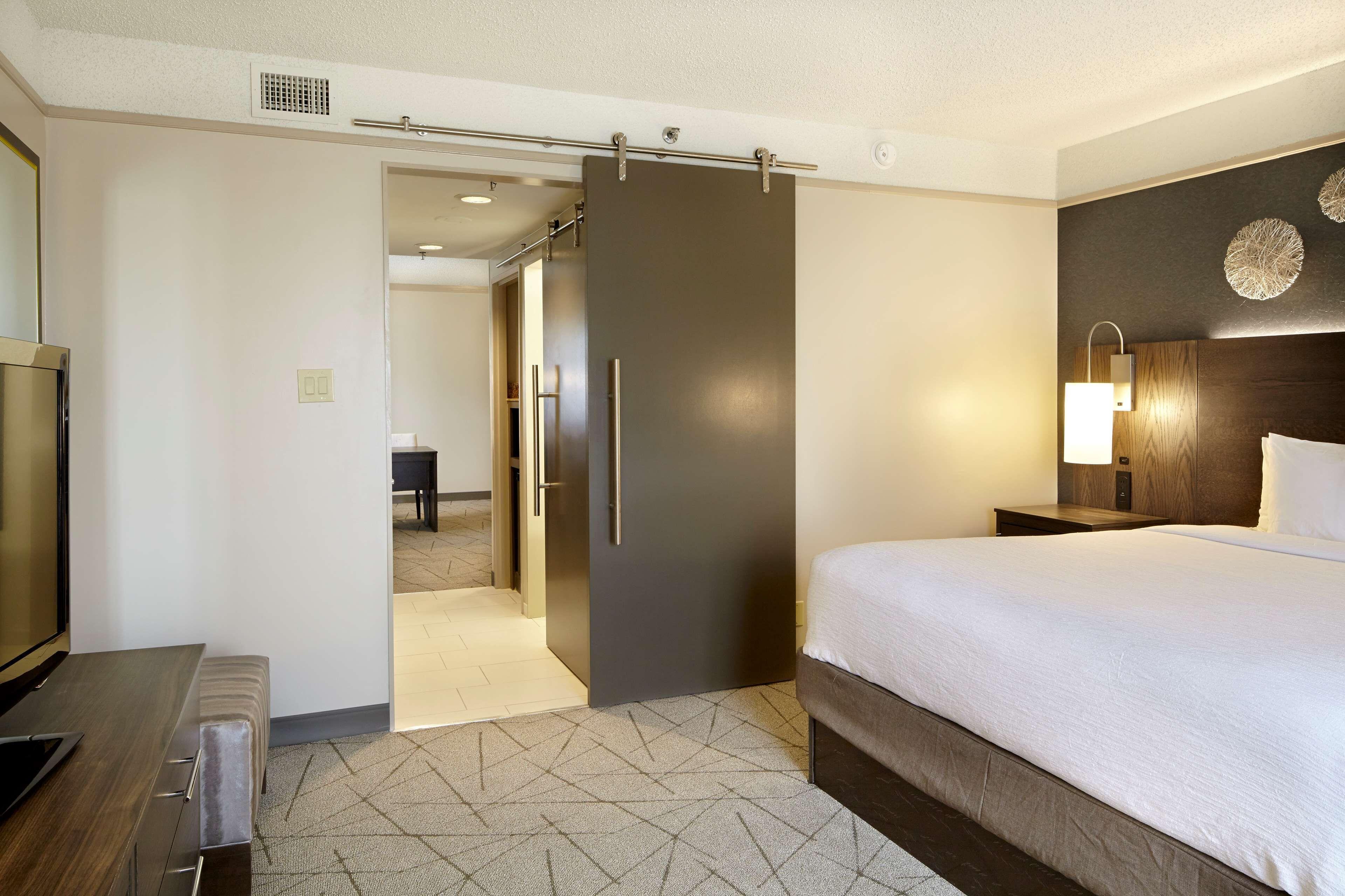 Corner King Suite