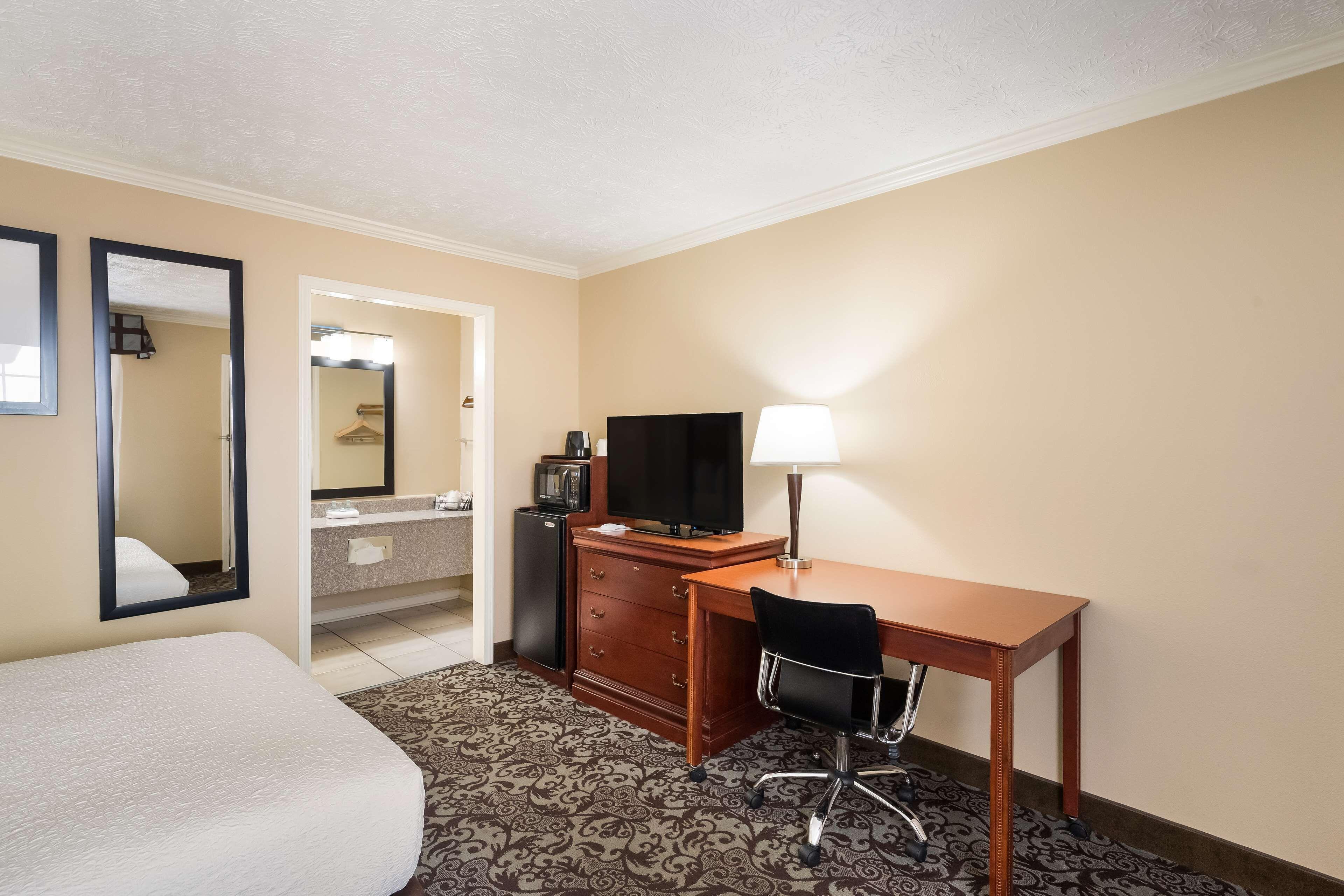 Queen Room