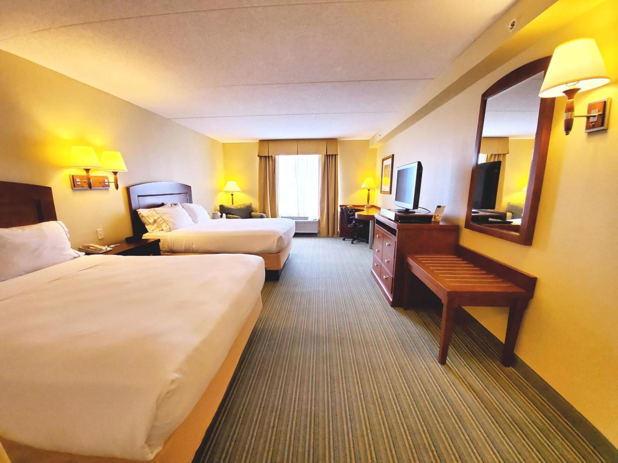 Standard Queen Room