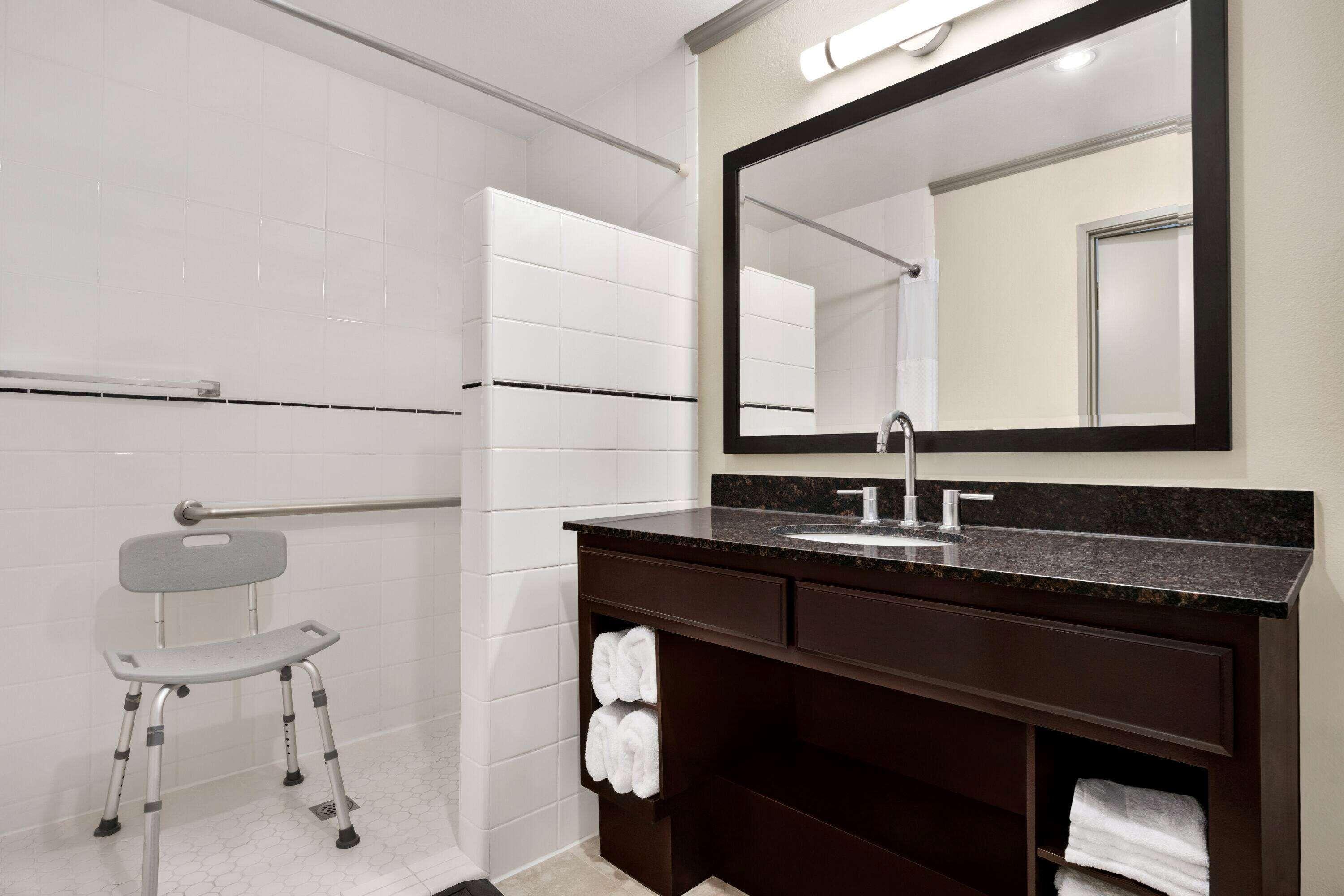 Queen Room Two Queen Beds Mobility Access or Non-Smoking