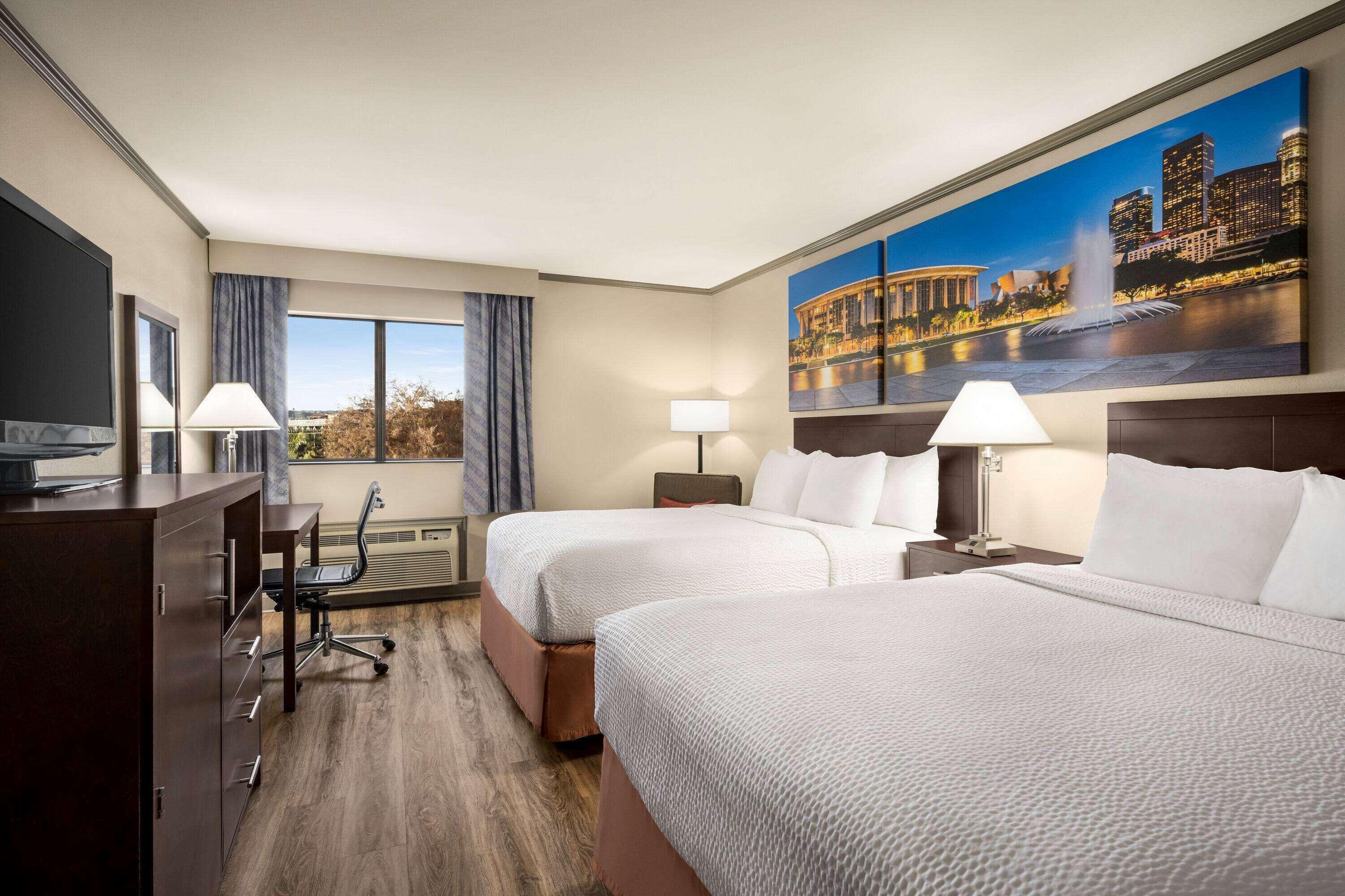 Queen Room Two Queen Beds Mobility Access or Non-Smoking