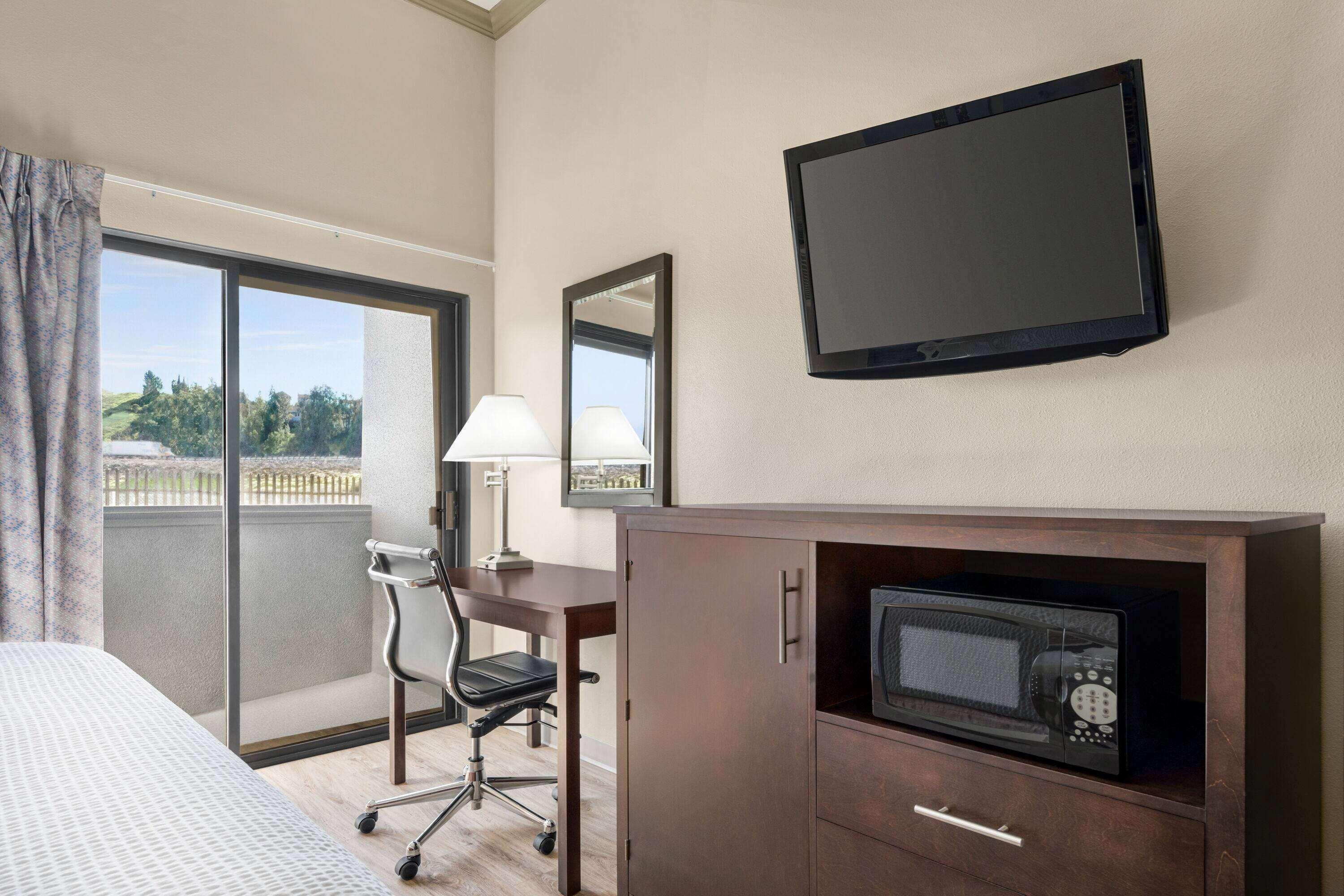 King Room Mobility Access or Non-Smoking